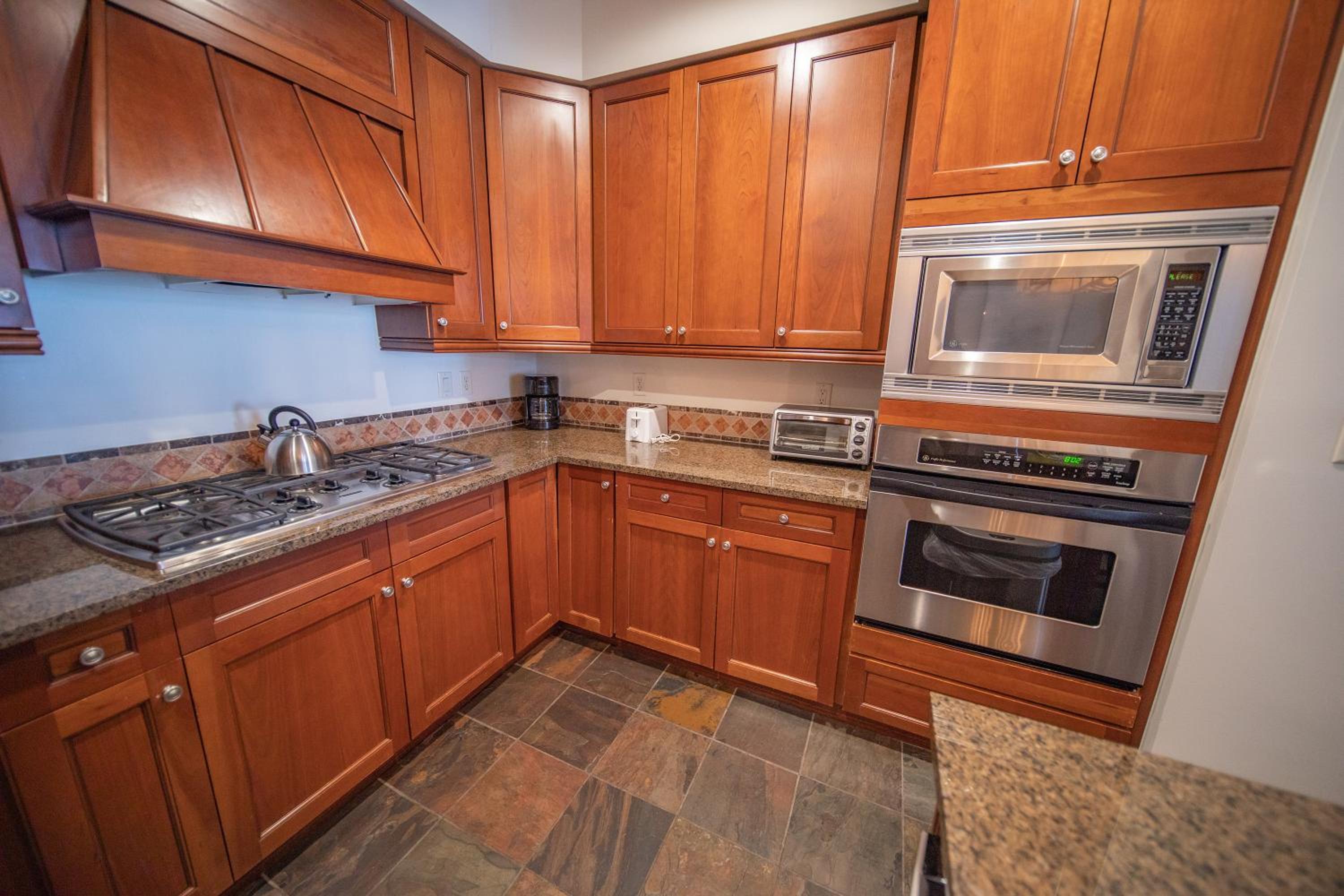 Lone Eagle 3000 by SummitCove Lodging