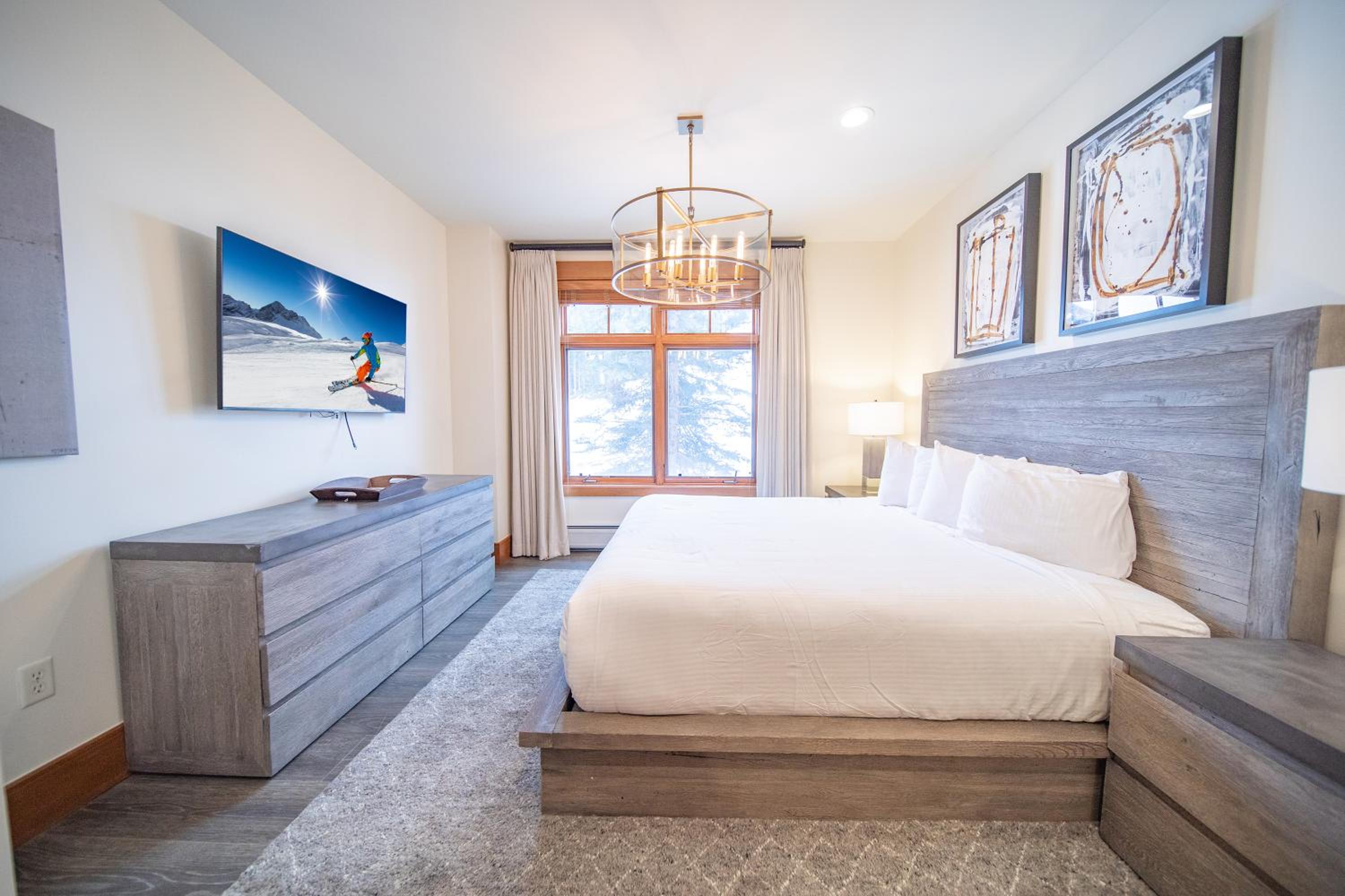 Lone Eagle 3000 by SummitCove Lodging