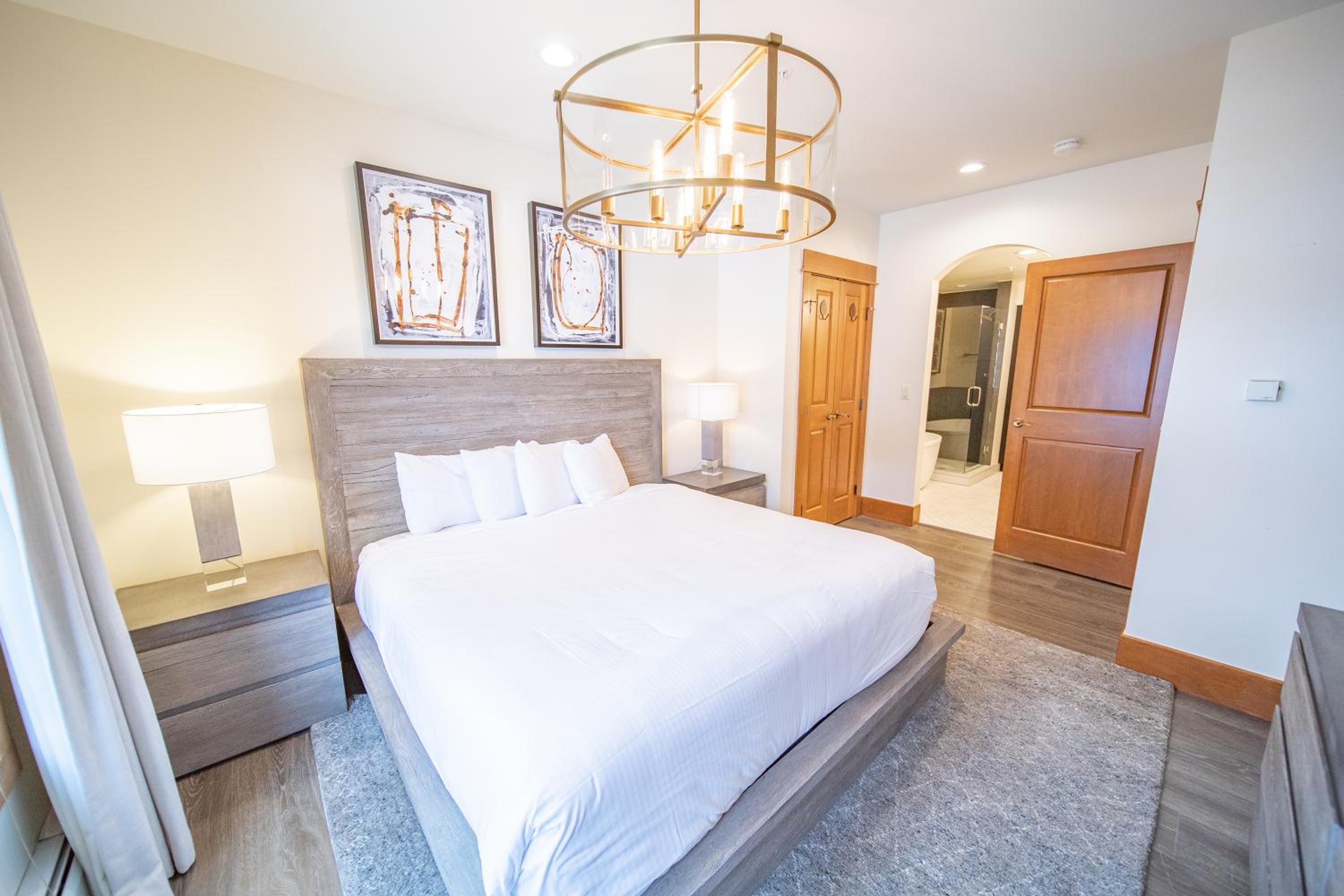 Lone Eagle 3000 by SummitCove Lodging