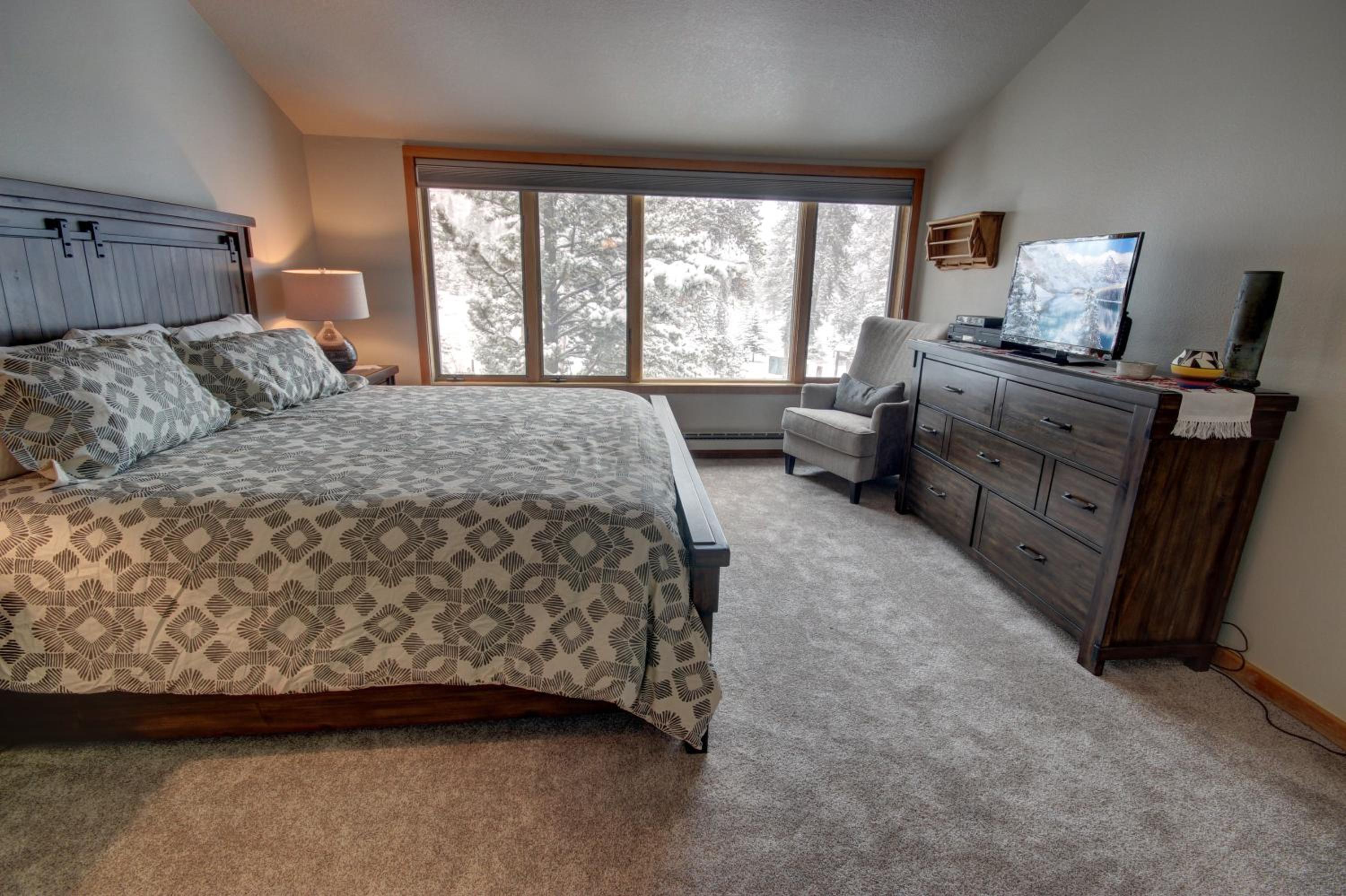 Pines 2169 by SummitCove Lodging in Colorado