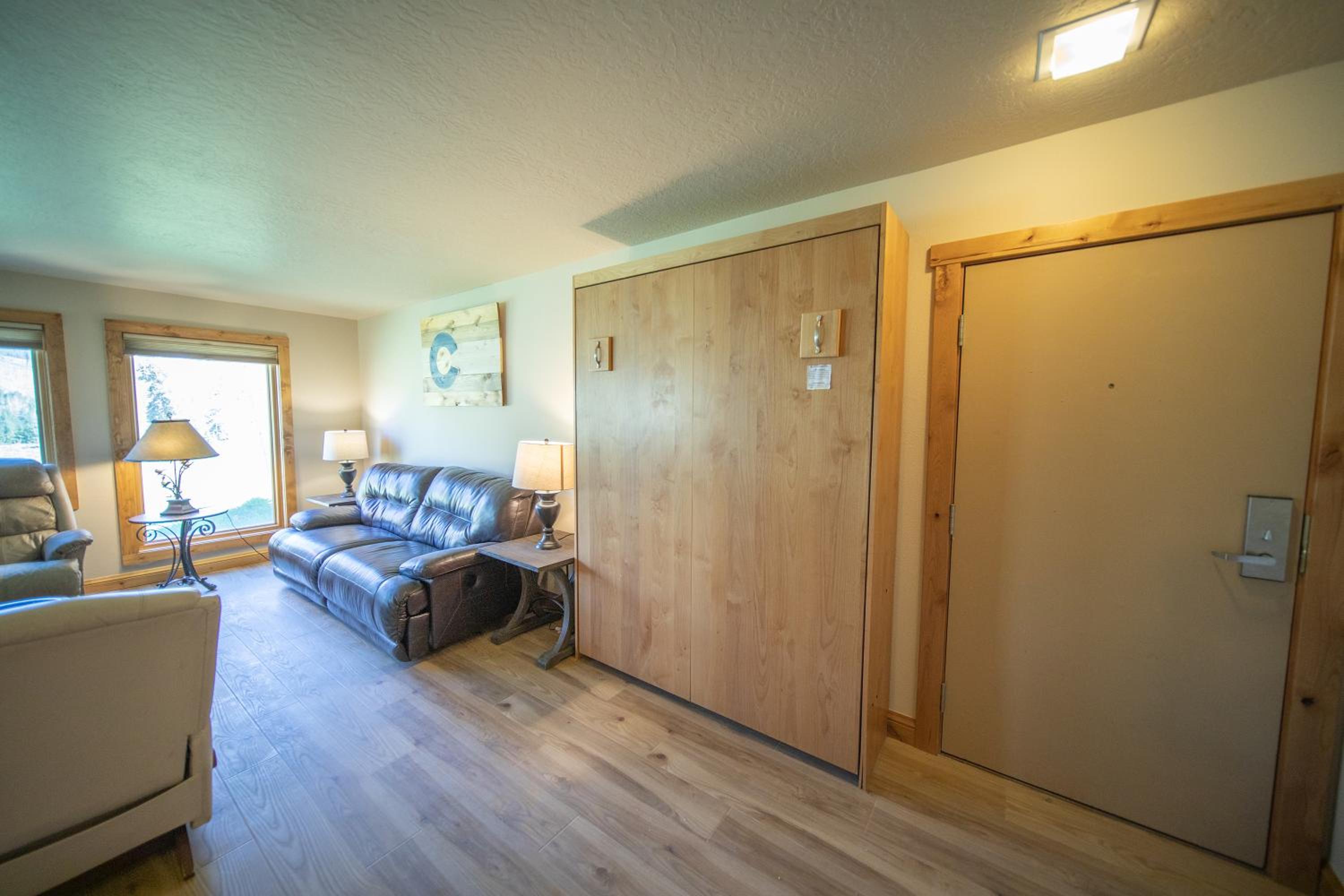 Quicksilver 1613 by SummitCove Lodging