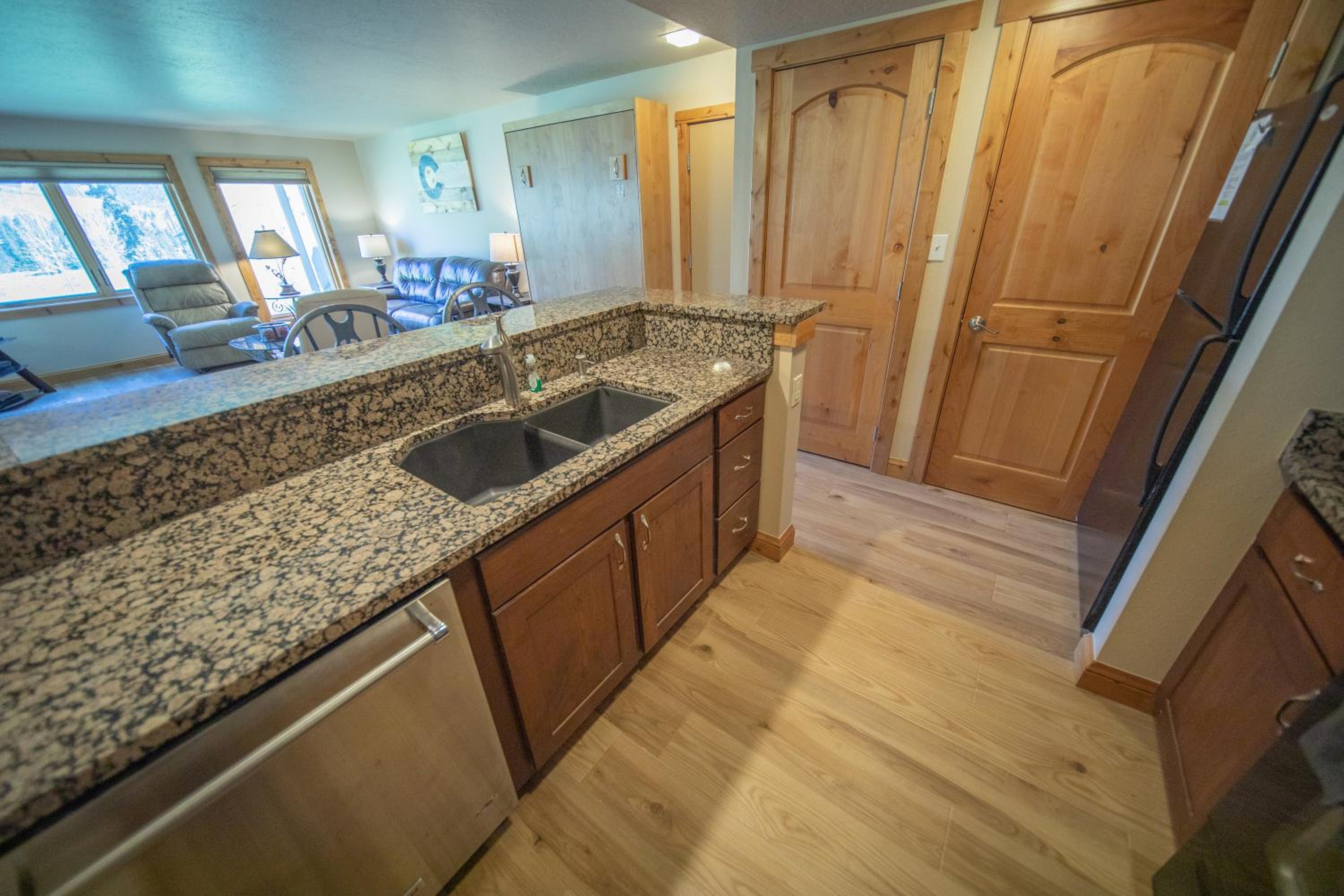 Quicksilver 1613 by SummitCove Lodging