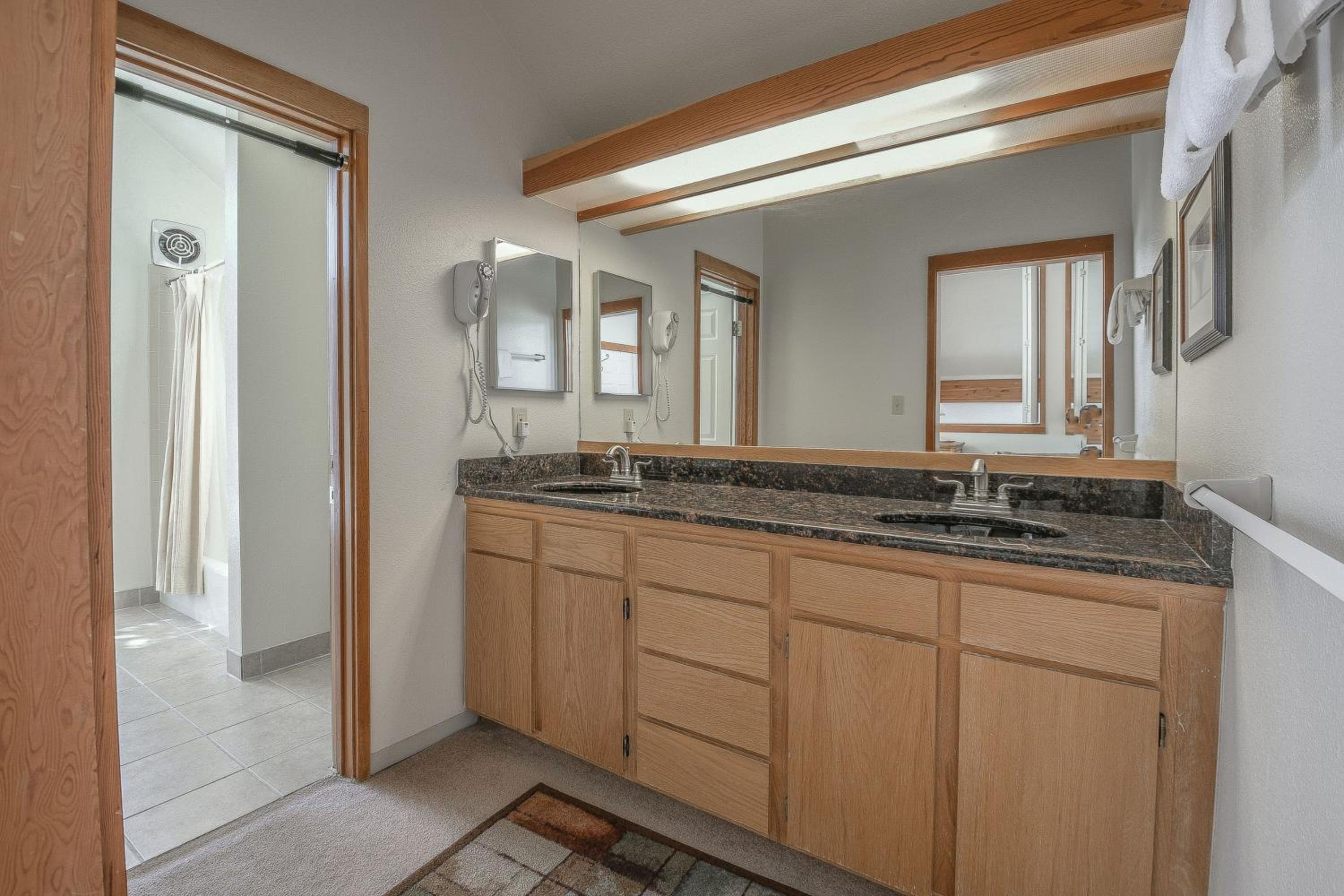 Quicksilver 1608 by SummitCove Lodging