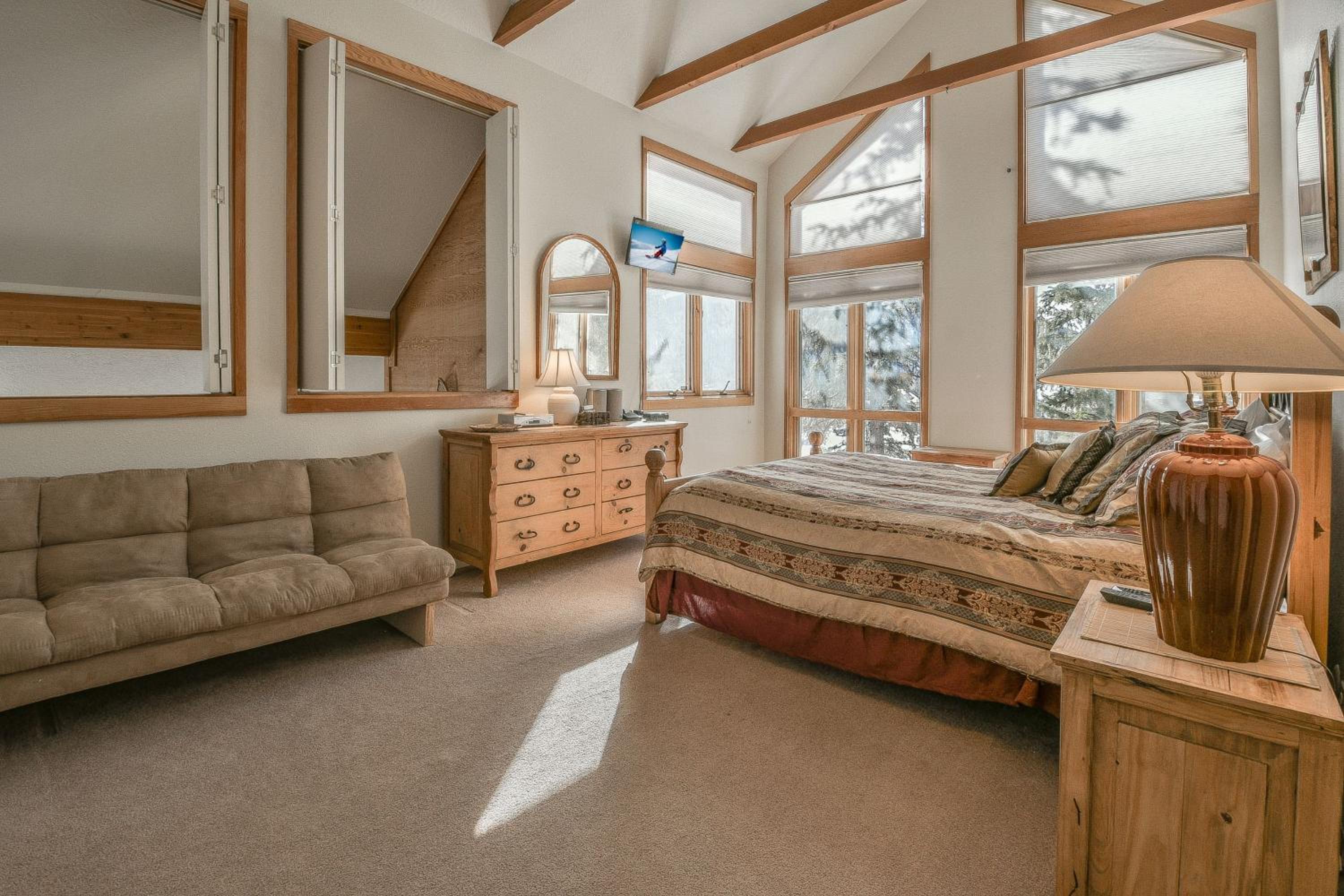 Quicksilver 1608 by SummitCove Lodging