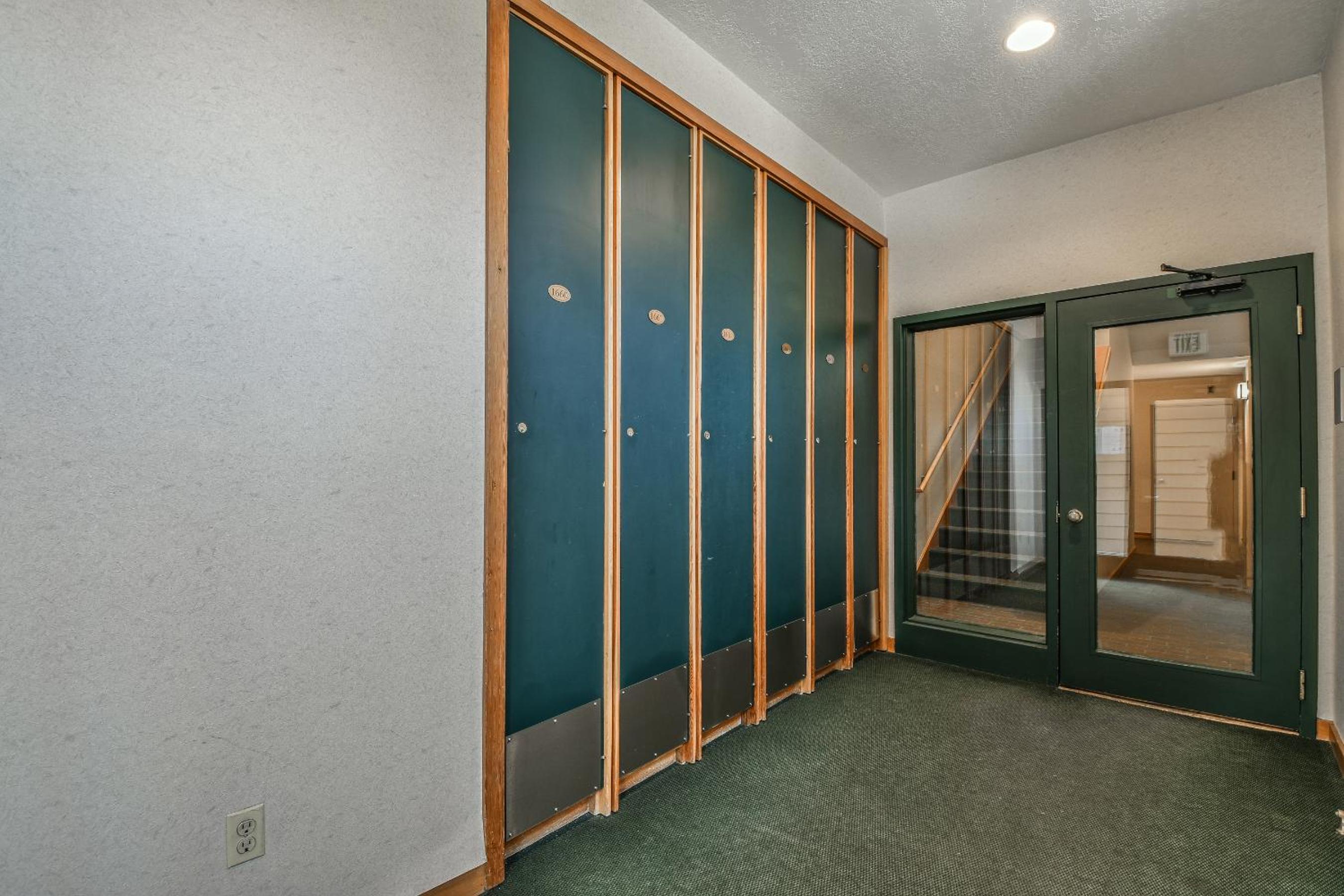 Quicksilver 1639 by SummitCove Lodging view 5
