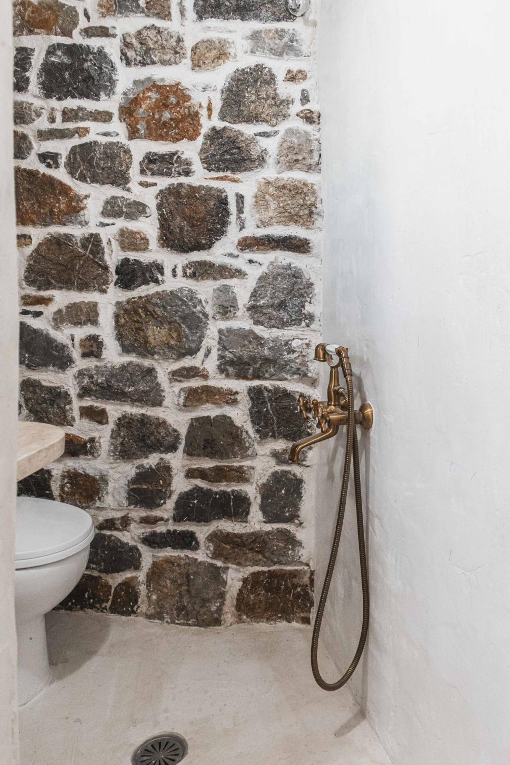 Nephèle - The Embrace of Hospitality photo 5