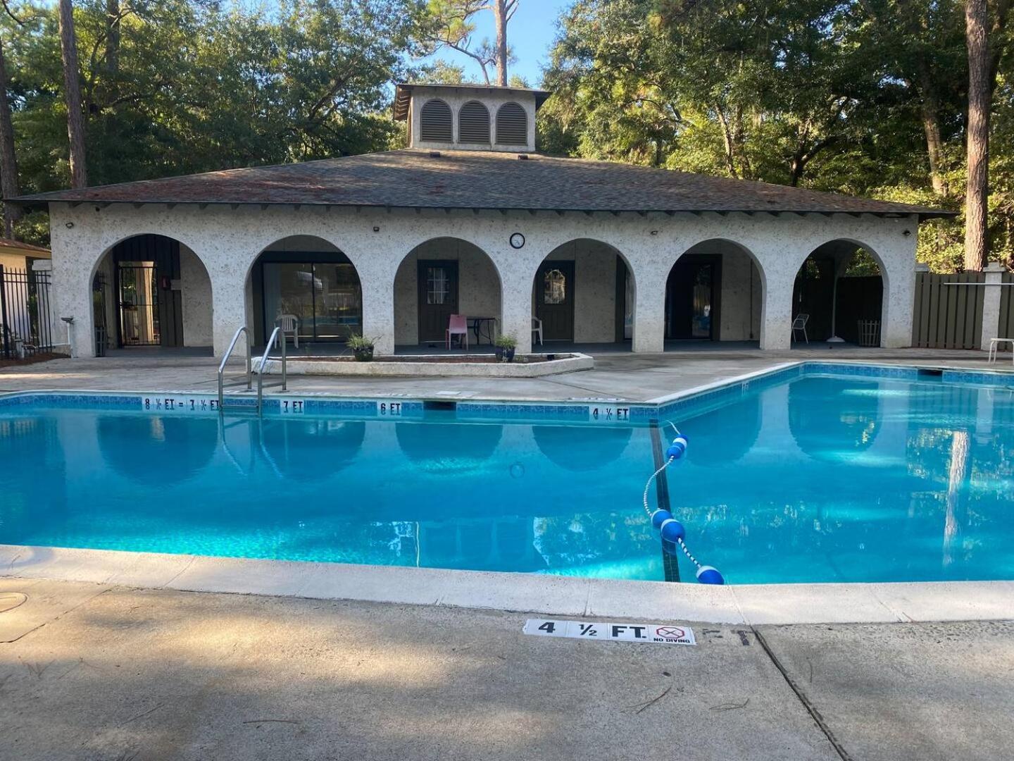On Island Pet Friendly Free Parking Pool Tennis