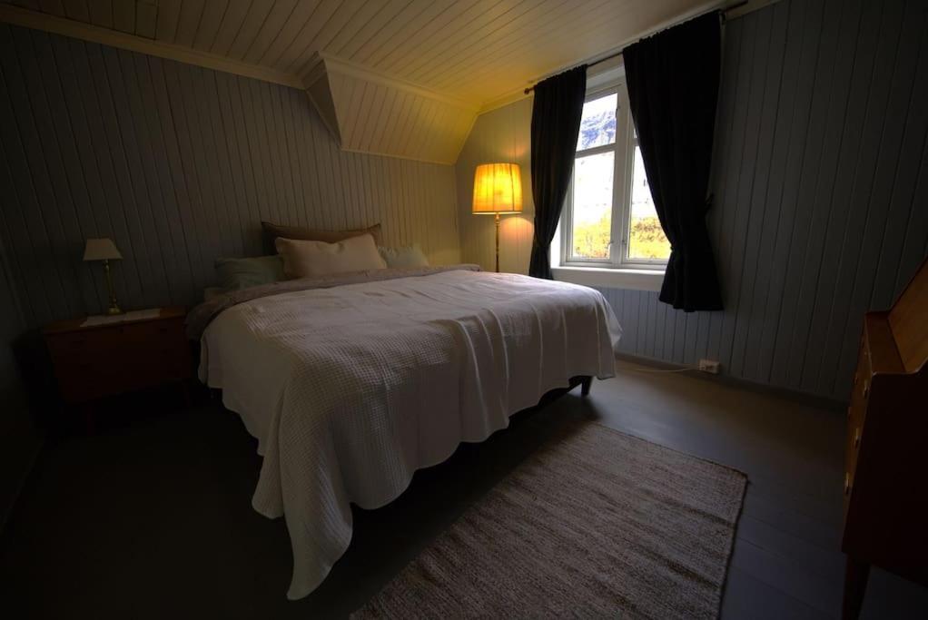 Moskenes i Lofoten, autentisk hus midt i fiskeværet Å view 5