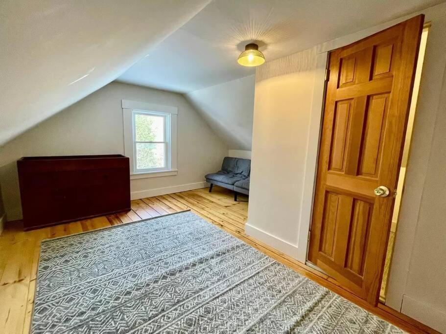 Rutland Vacations - The Family Spot - Huge Yard - Property Image 9