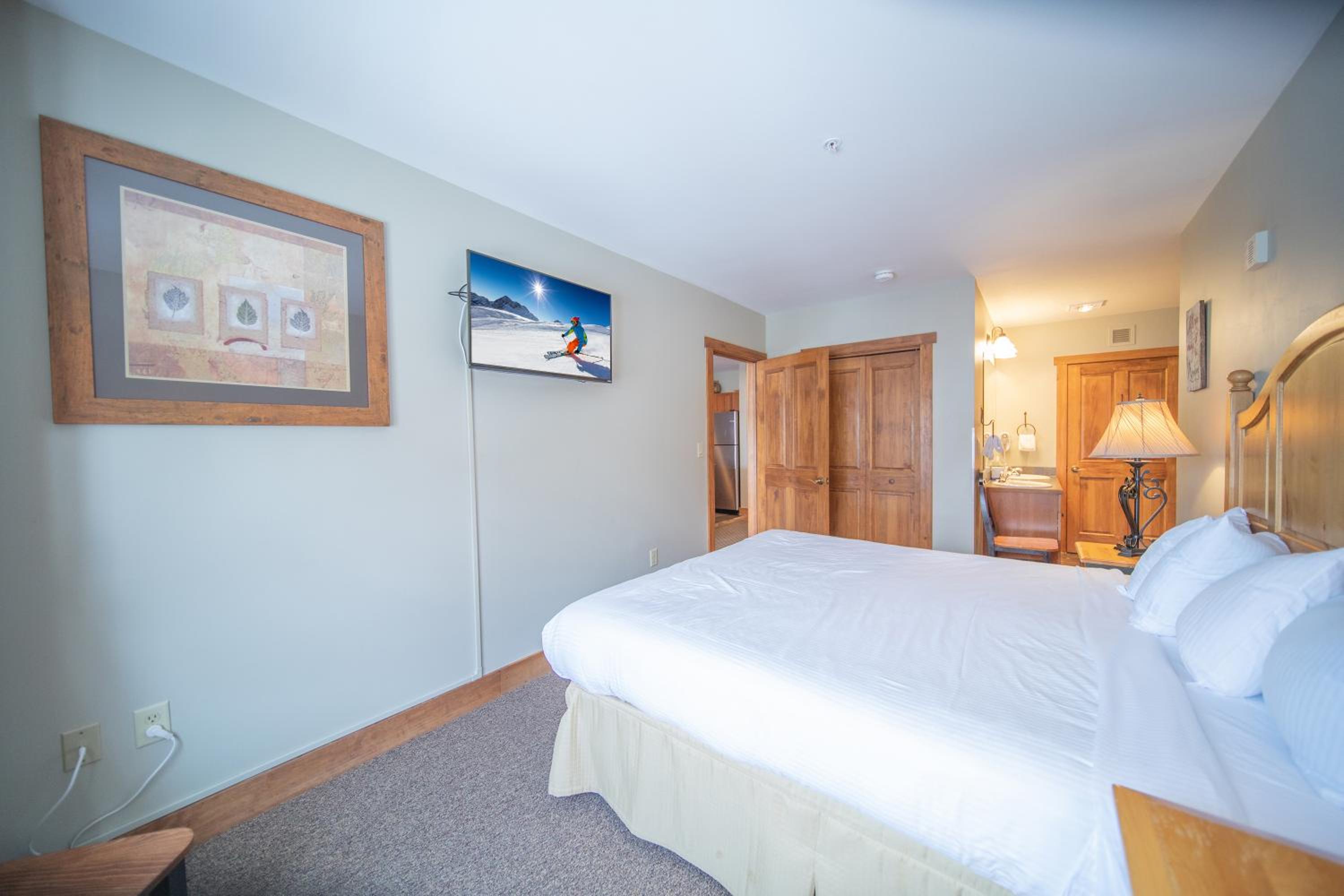 Summit County Vacations - Red Hawk Lodge 2281 by SummitCove Lodging - Property Image 14