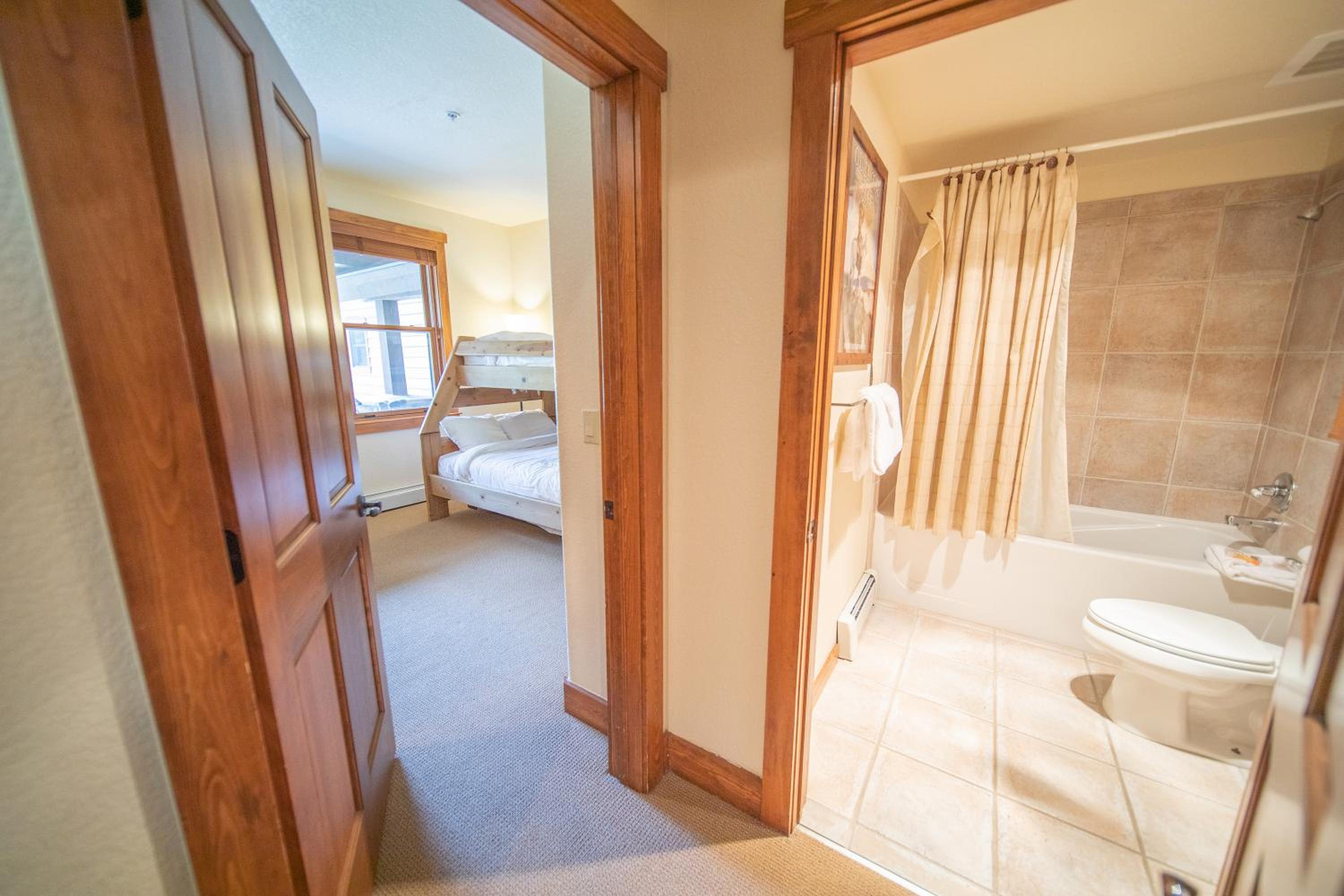 Red Hawk Townhomes 2352 by SummitCove Lodging