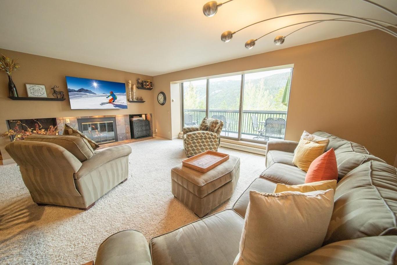 Saints John 2517 by SummitCove Lodging