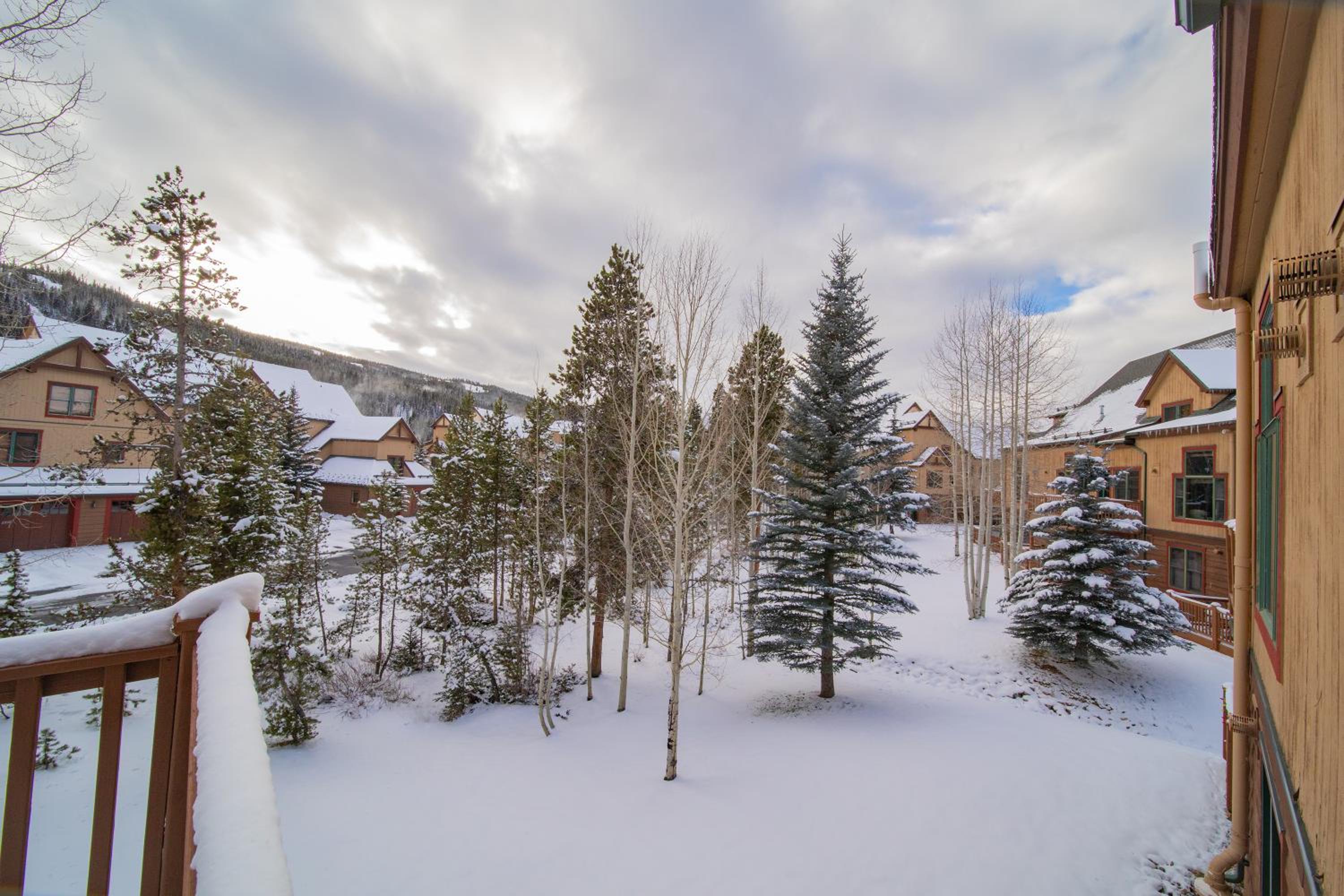 Red Hawk Townhomes 2337 by SummitCove Lodging in Colorado