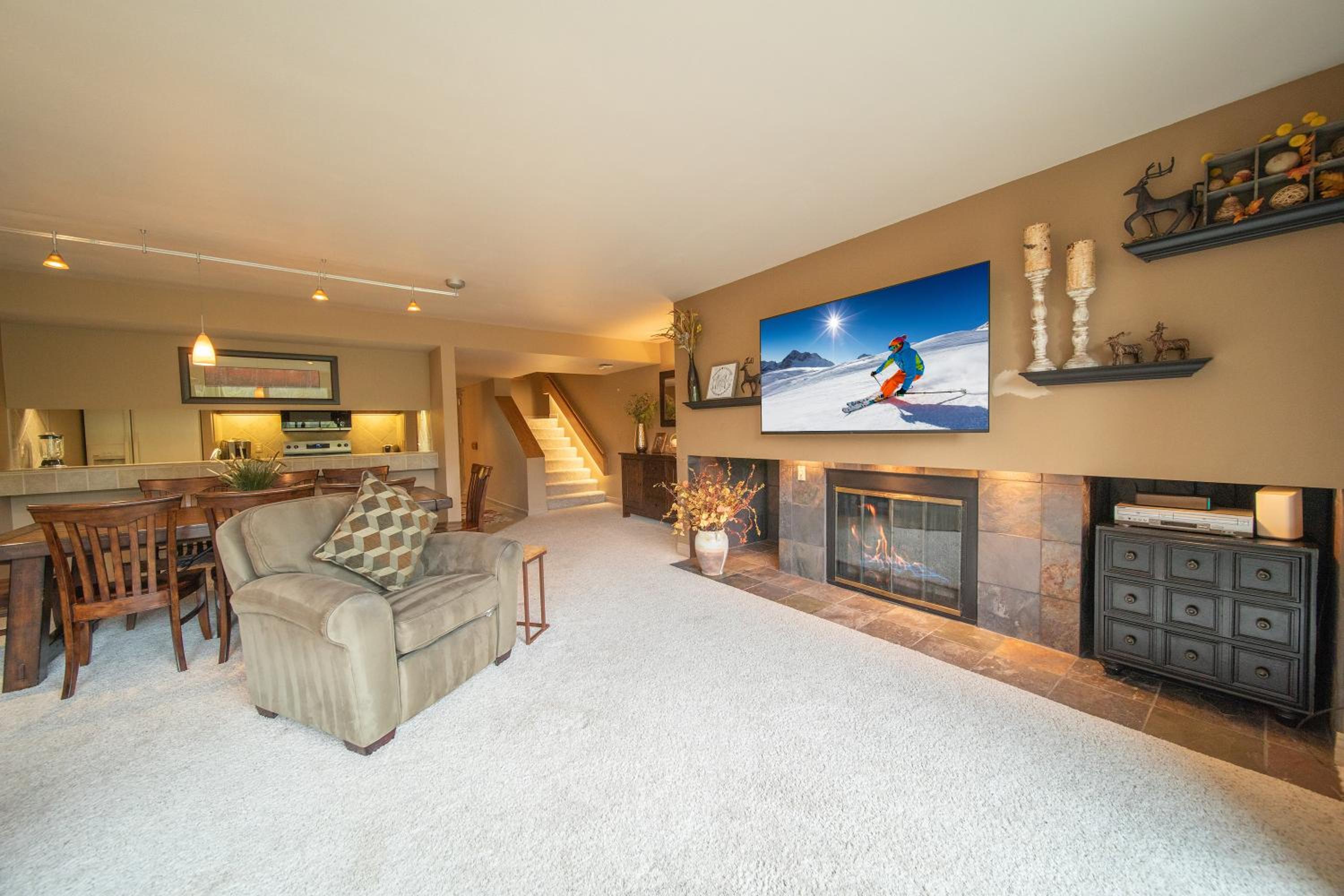 Saints John 2517 by SummitCove Lodging