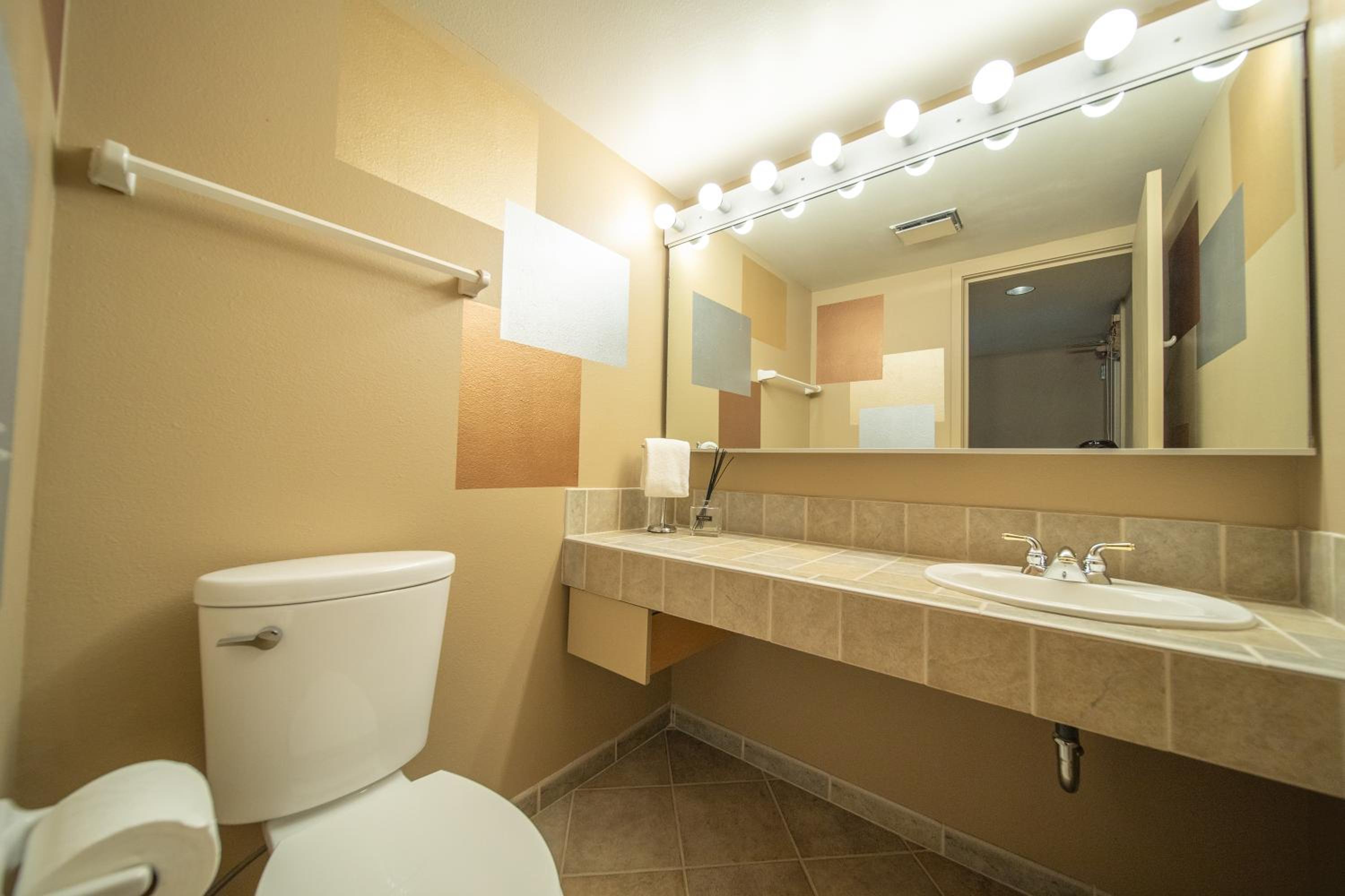 Saints John 2517 by SummitCove Lodging