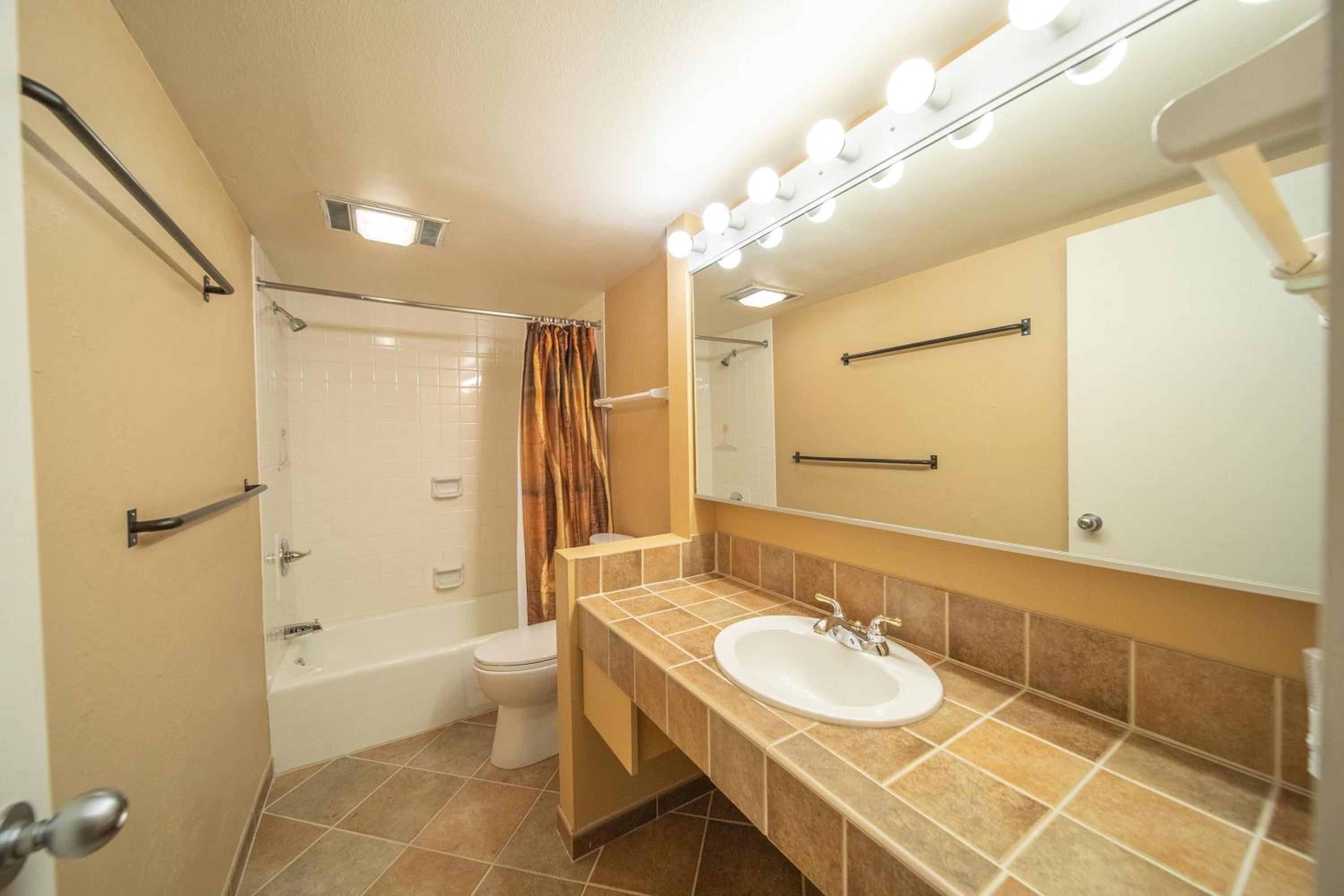 Saints John 2517 by SummitCove Lodging
