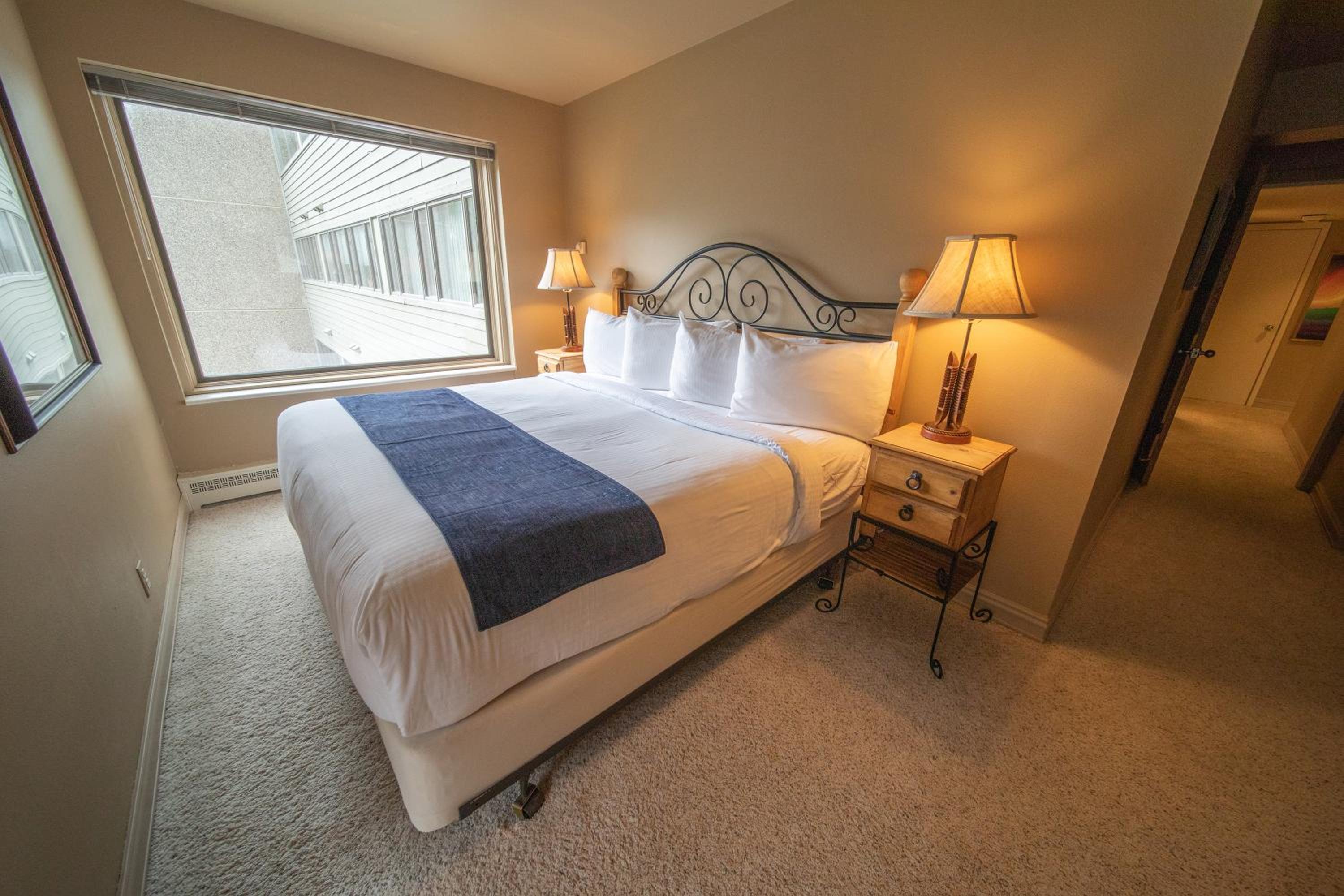 Saints John 2517 by SummitCove Lodging