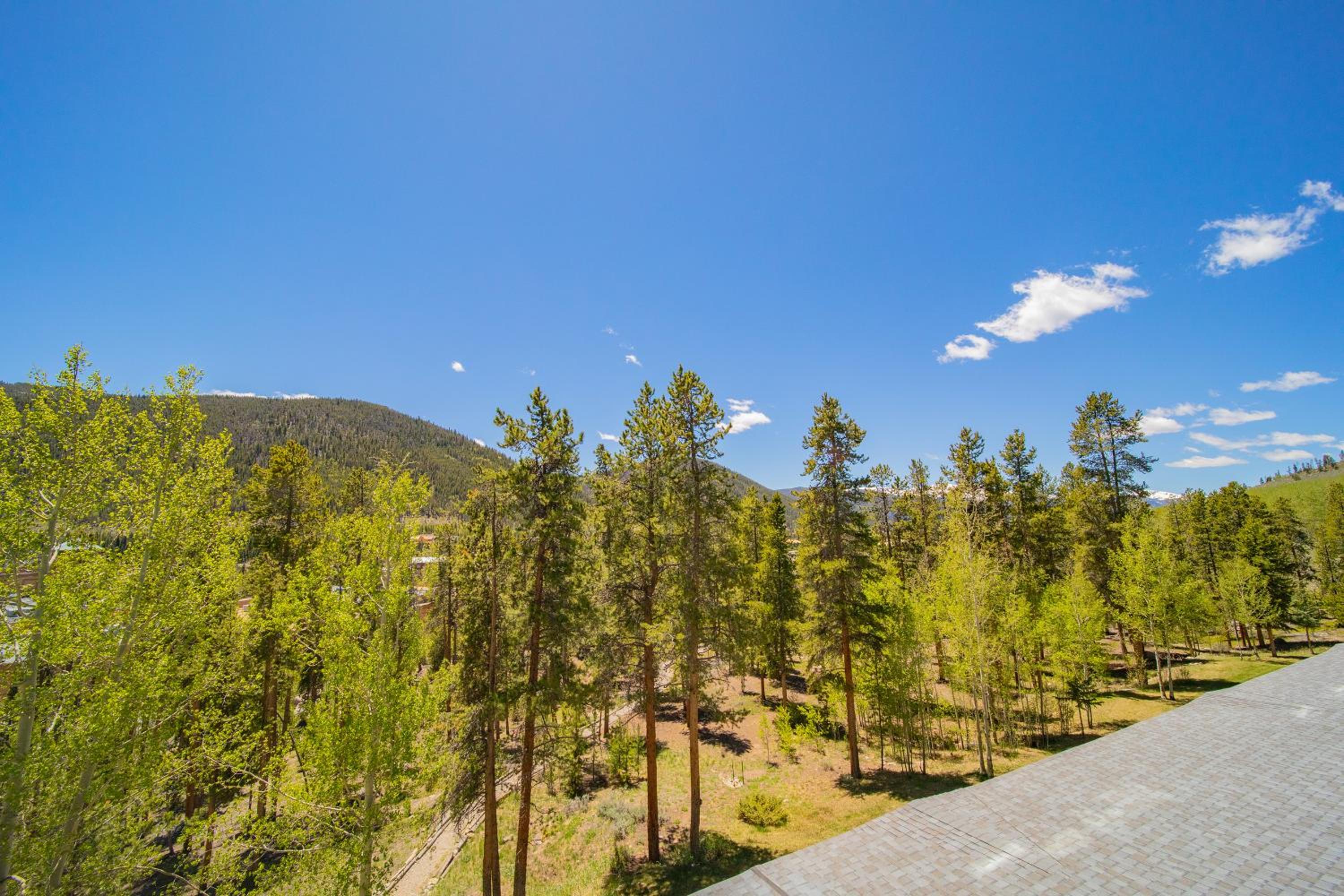 Saints John 2517 by SummitCove Lodging