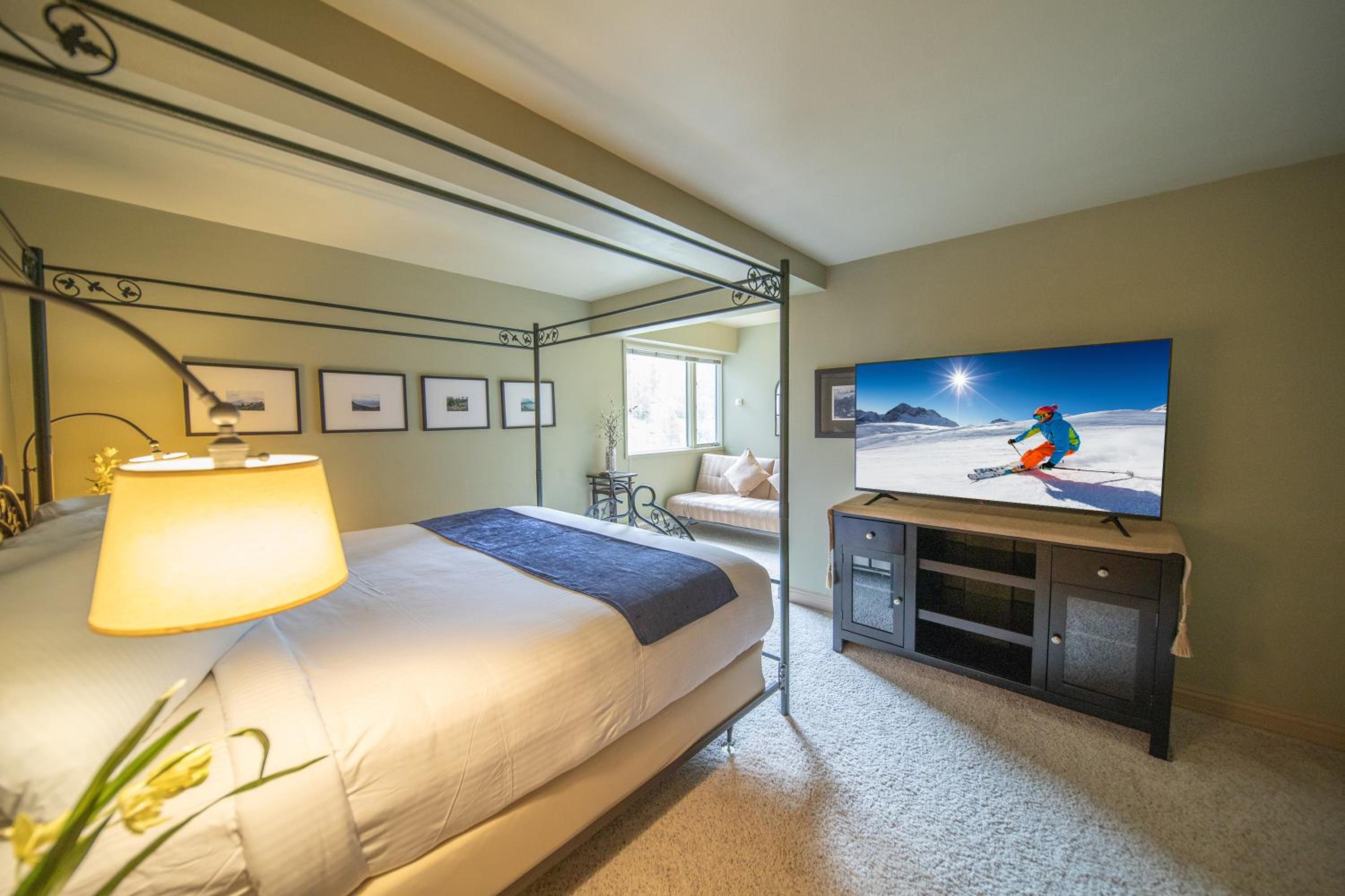 Saints John 2517 by SummitCove Lodging