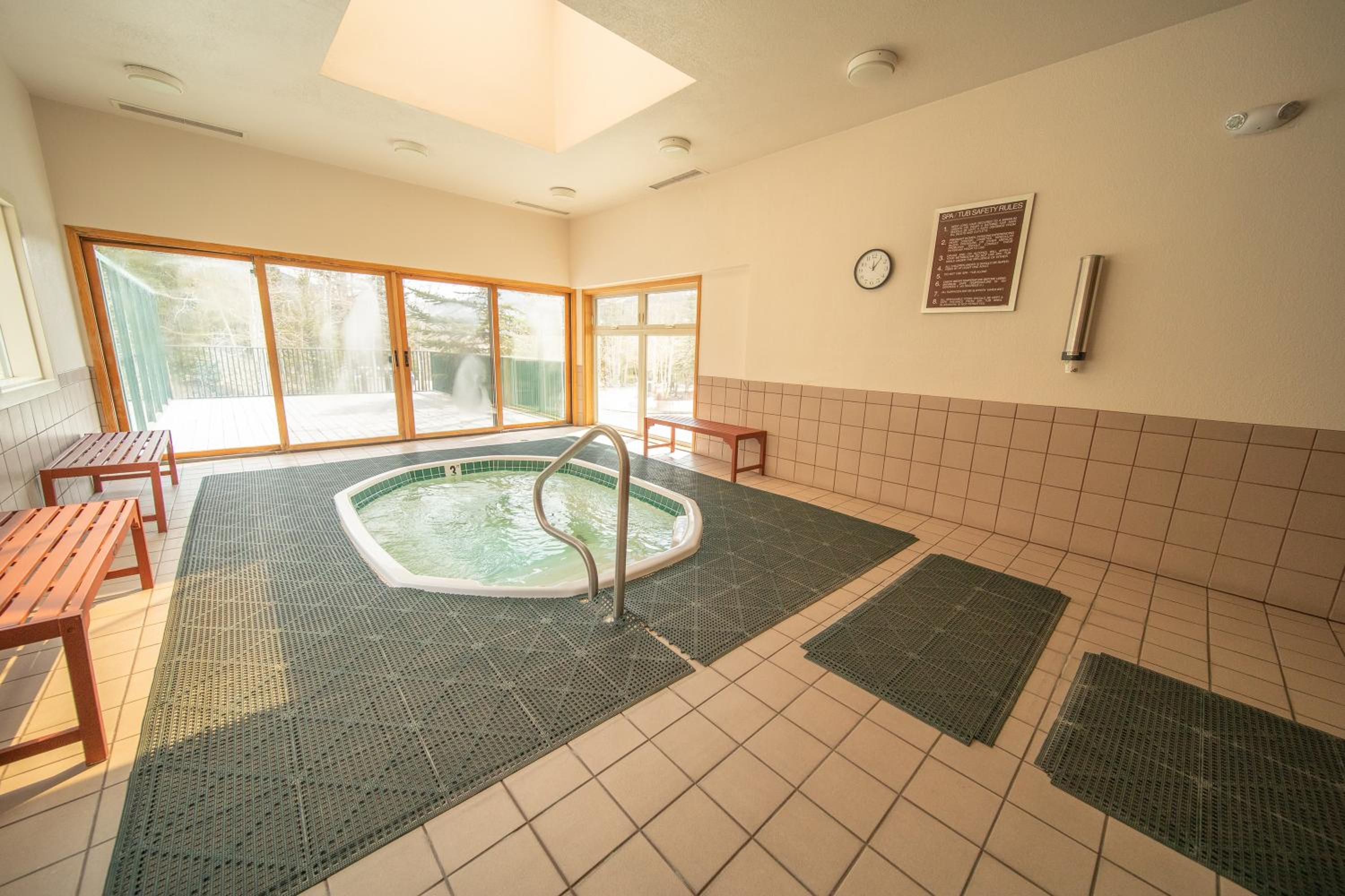 Saints John 2526 by SummitCove Lodging view 2