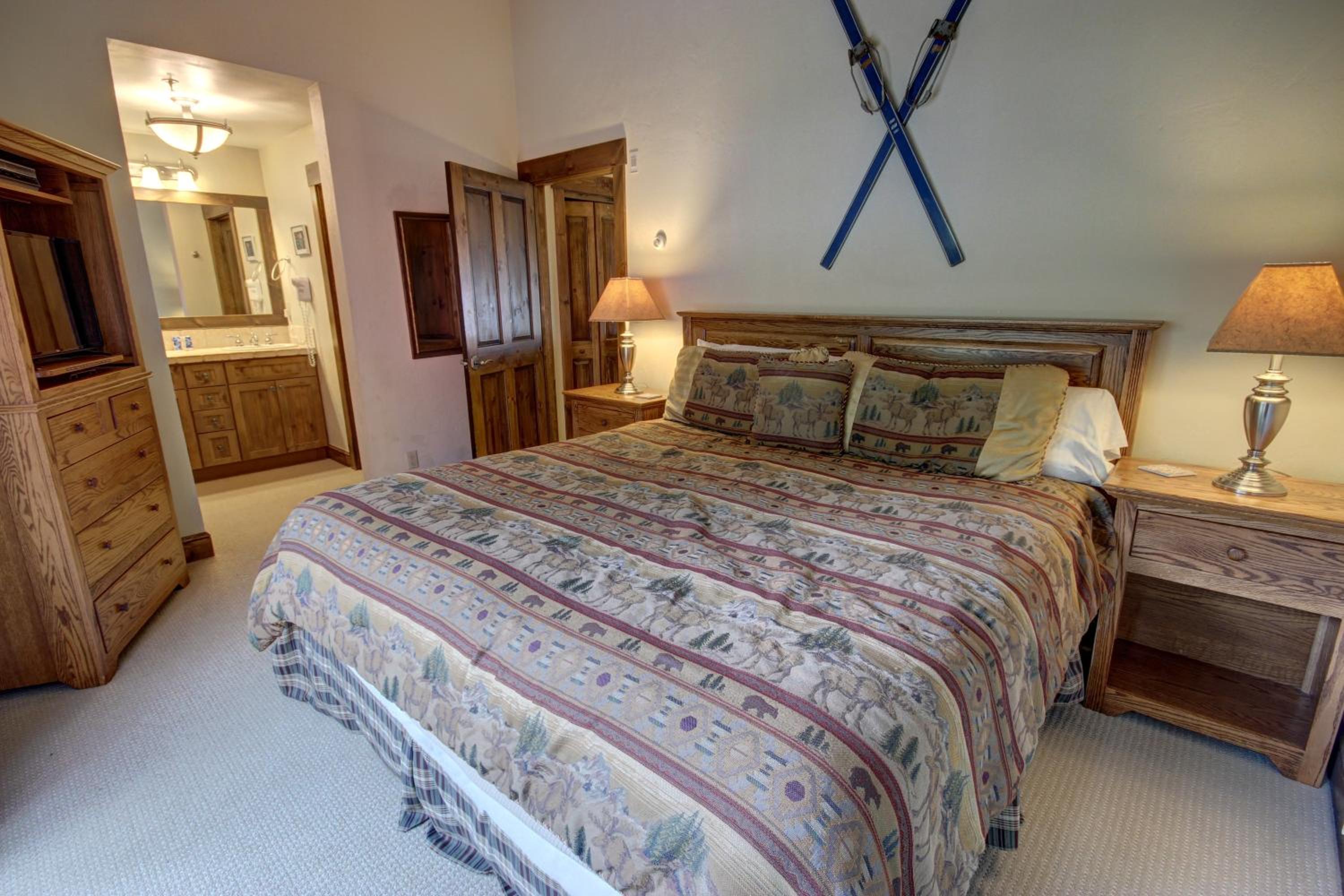 Seasons 1860 by SummitCove Lodging in Colorado