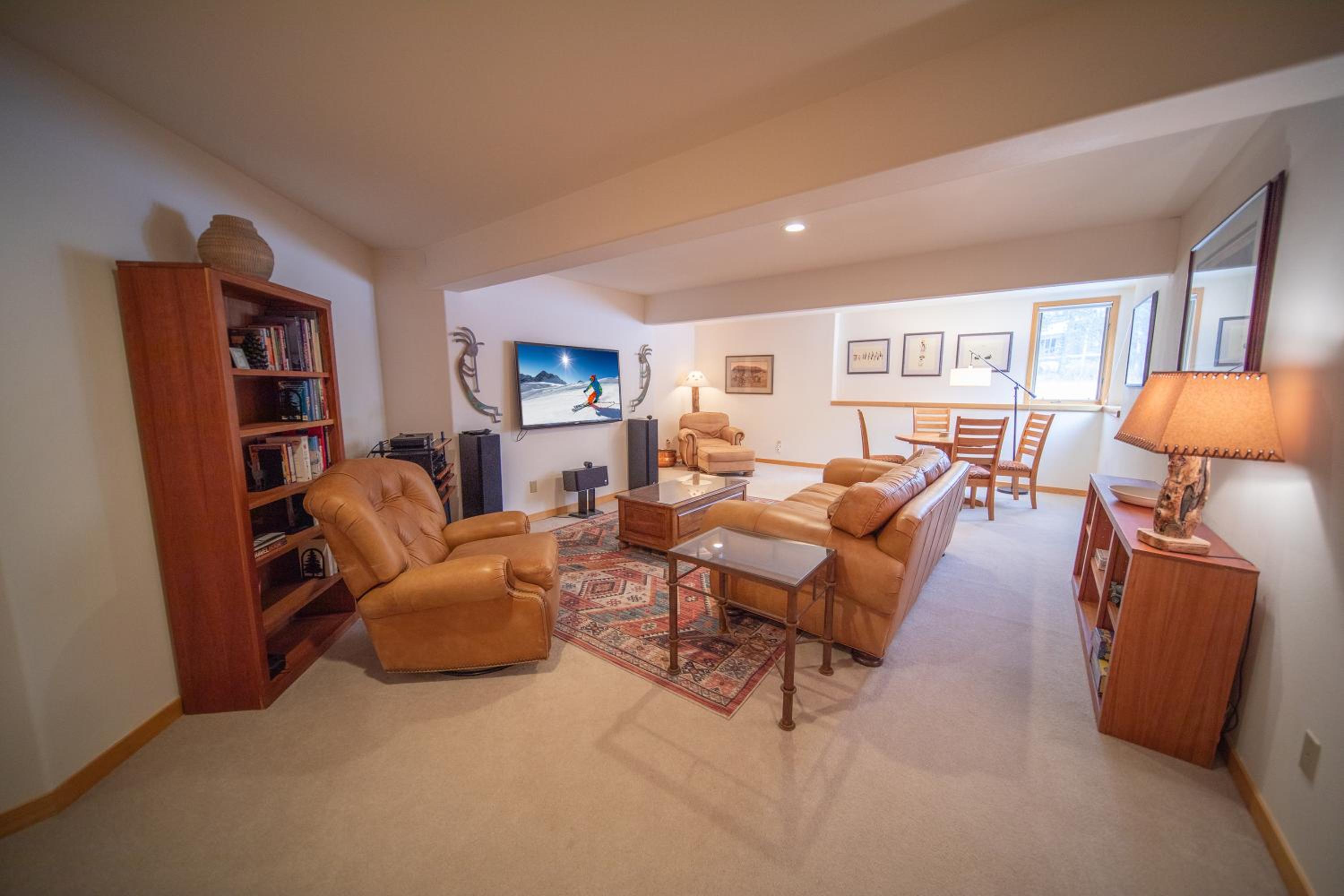 Saw Whiskers 81 by SummitCove Lodging view 3