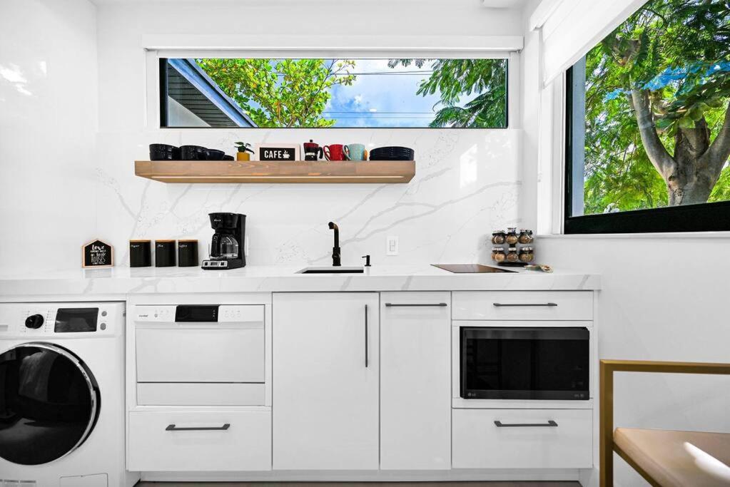 Modern Oasis Near Design District, Wynwood