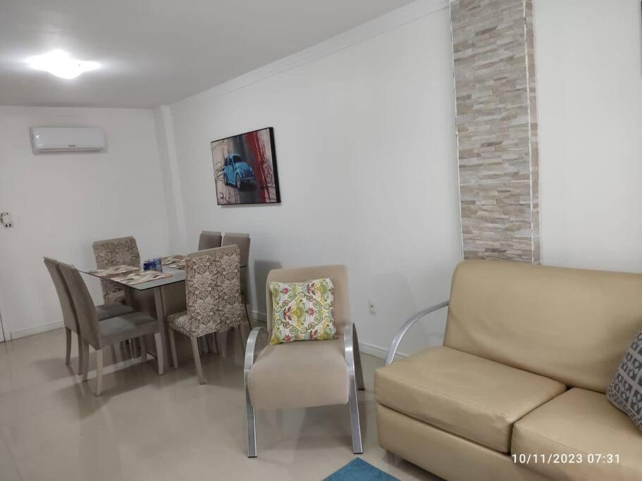 Apartamento quadra mar