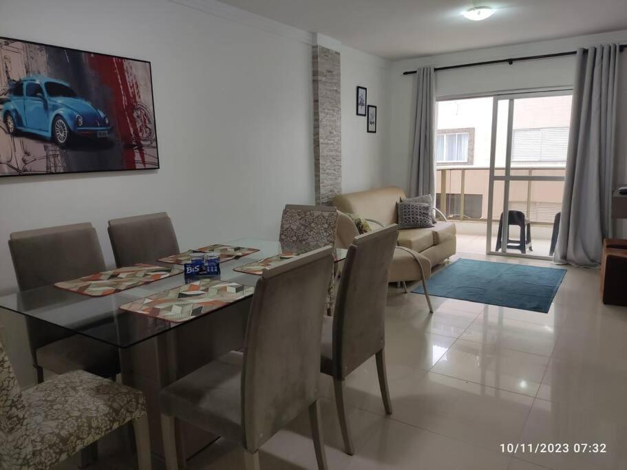 Apartamento quadra mar