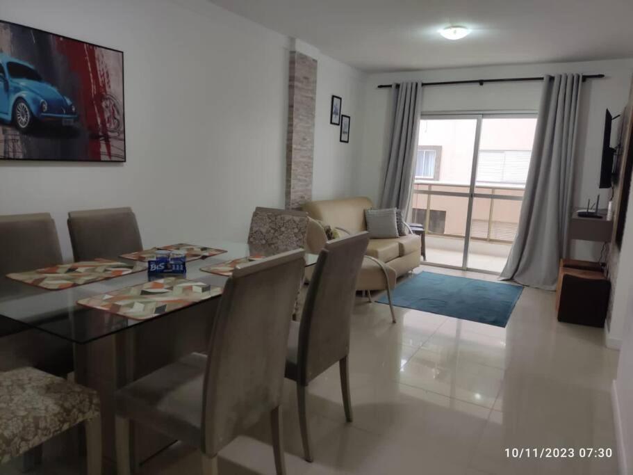 Apartamento quadra mar