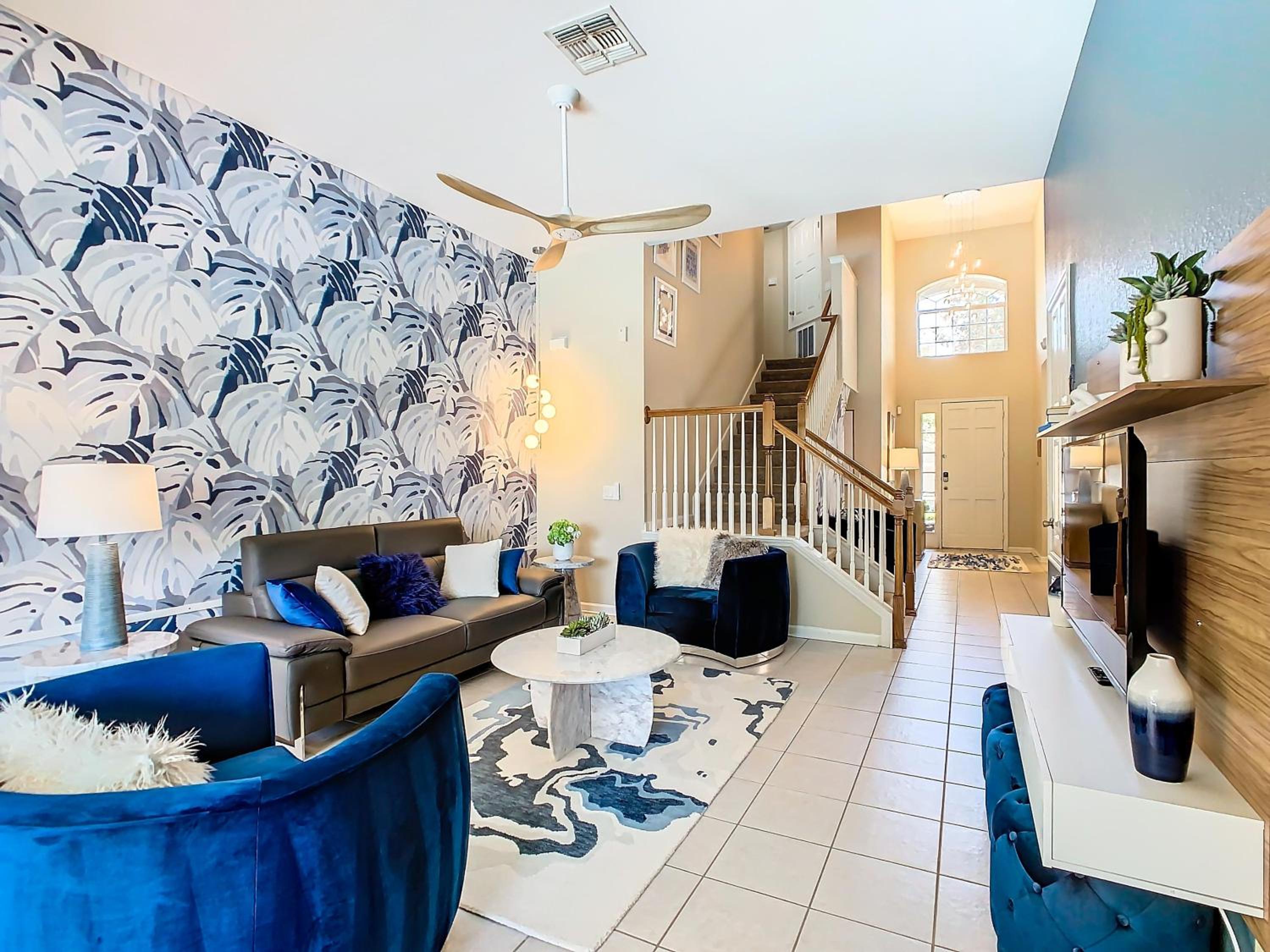 WH7742CS - Newly renovated villa in Windsor Hills