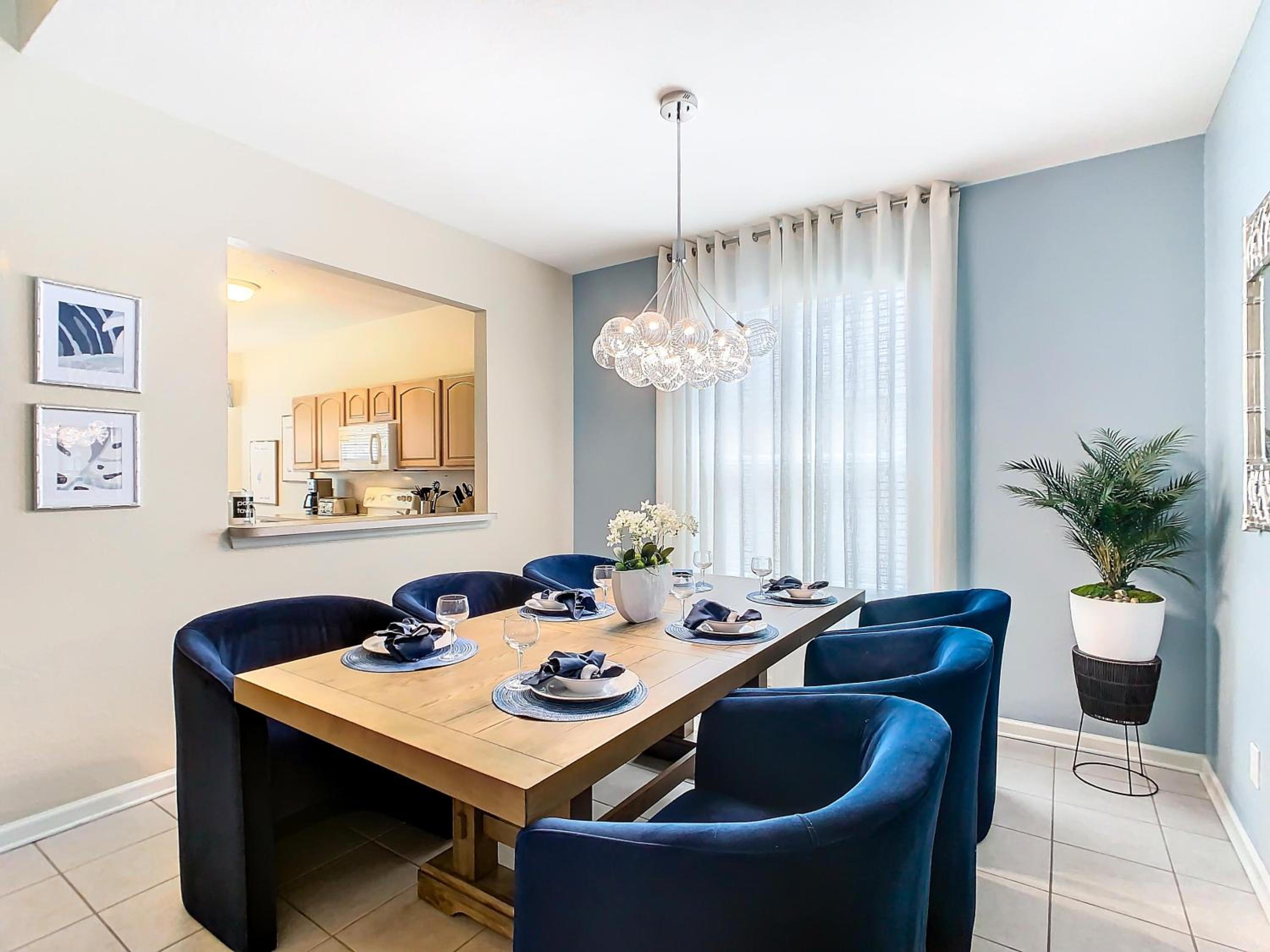 WH7742CS - Newly renovated villa in Windsor Hills