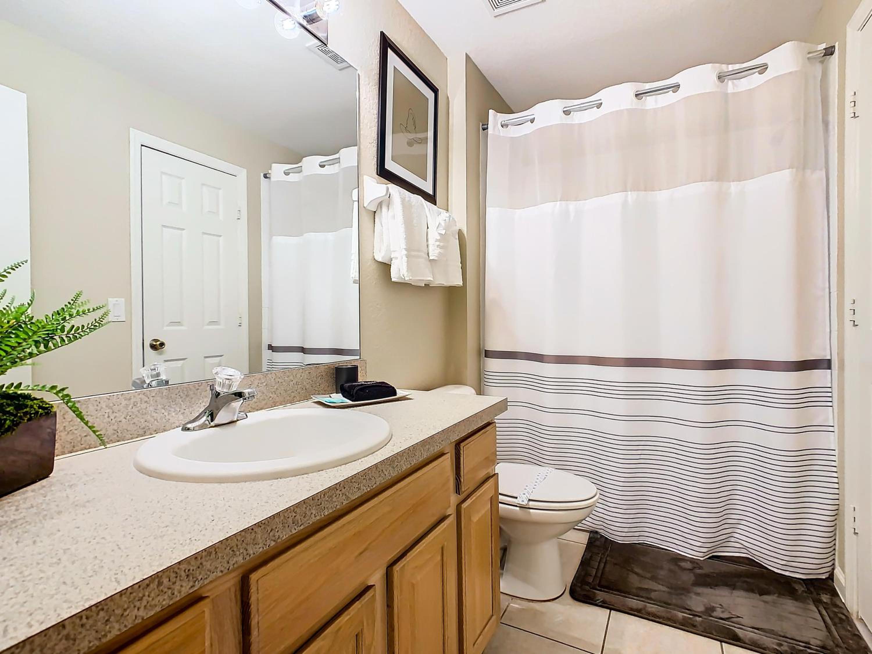 WH7742CS - Newly renovated villa in Windsor Hills