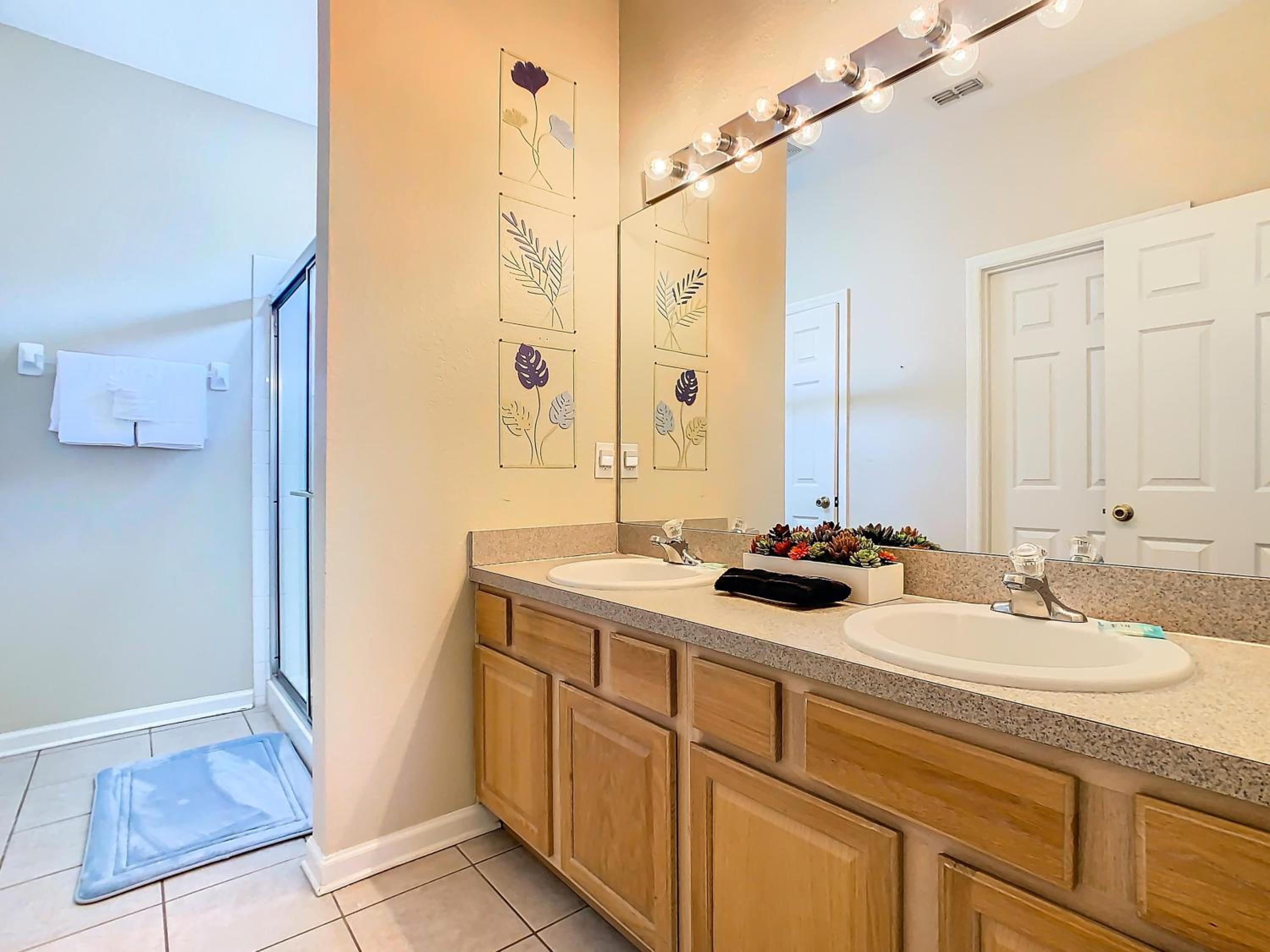 WH7742CS - Newly renovated villa in Windsor Hills