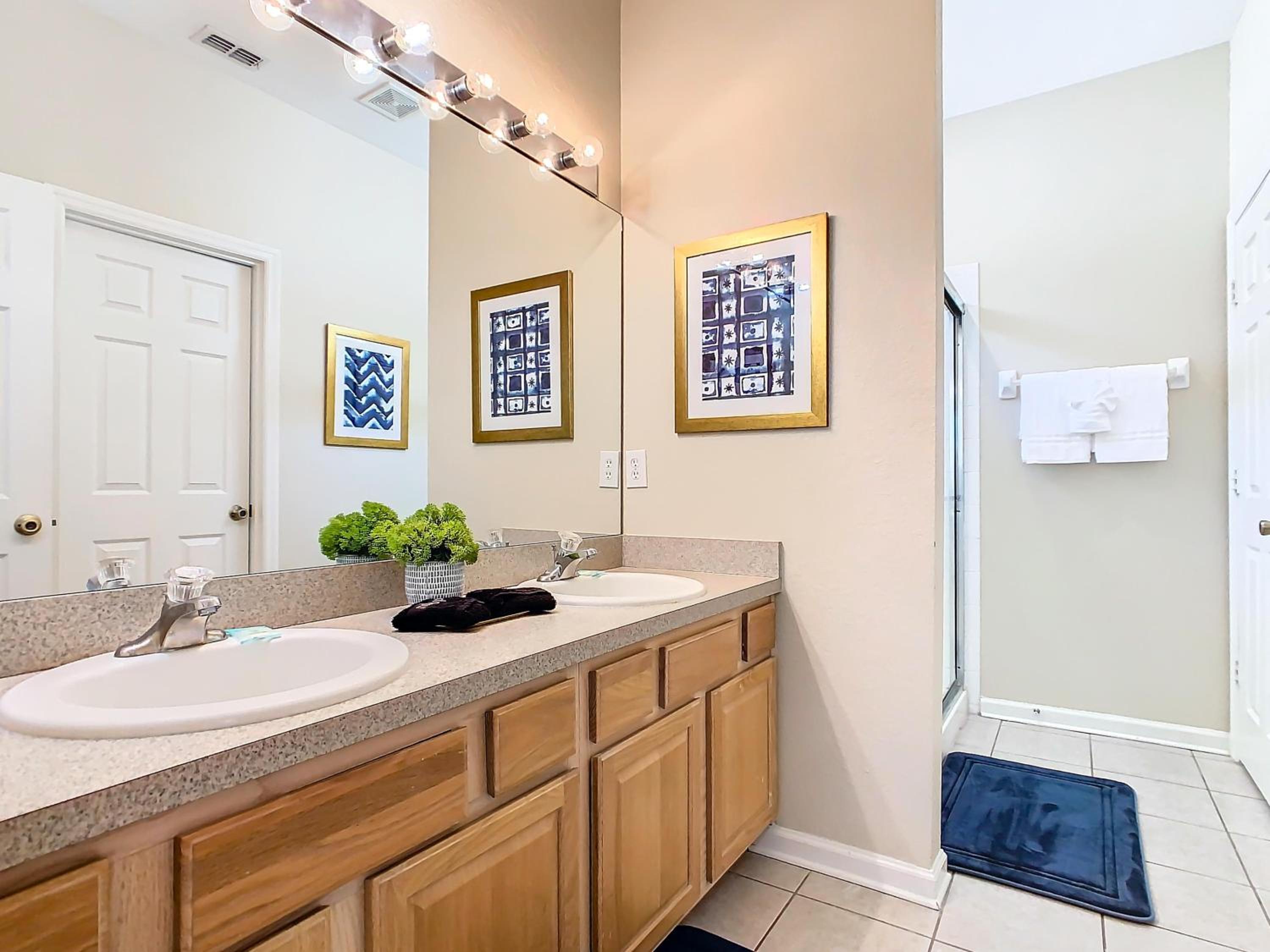 WH7742CS - Newly renovated villa in Windsor Hills