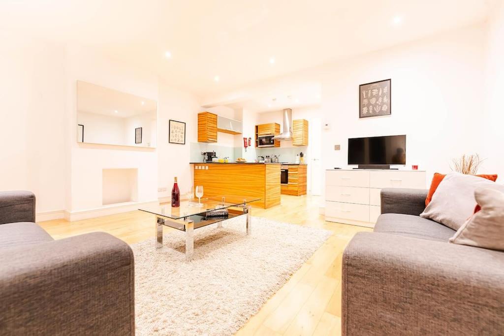 Bright & Modern One Bedroom Flat in Farringdon