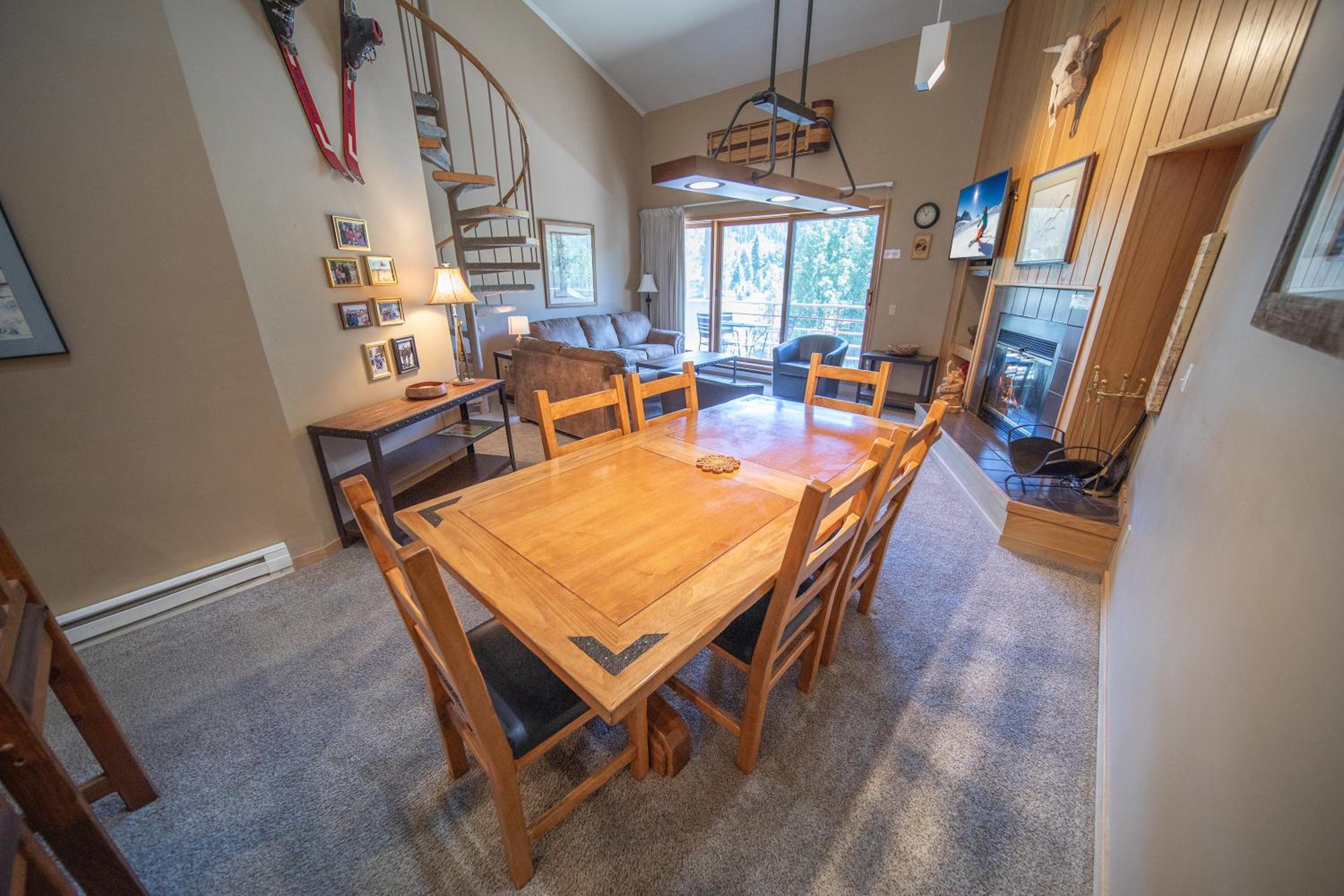 Ski Run 302 by SummitCove Lodging