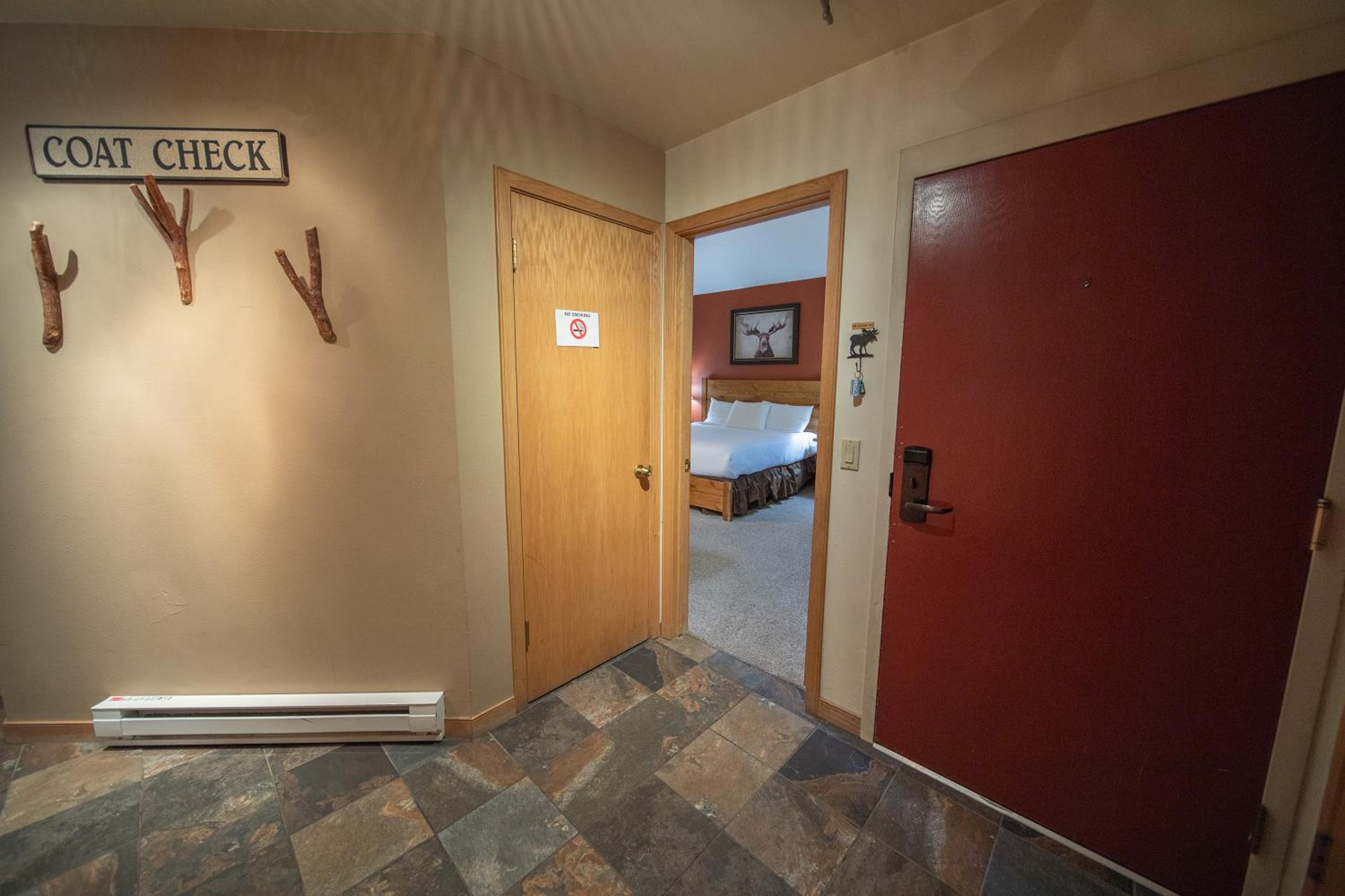 Ski Run 302 by SummitCove Lodging