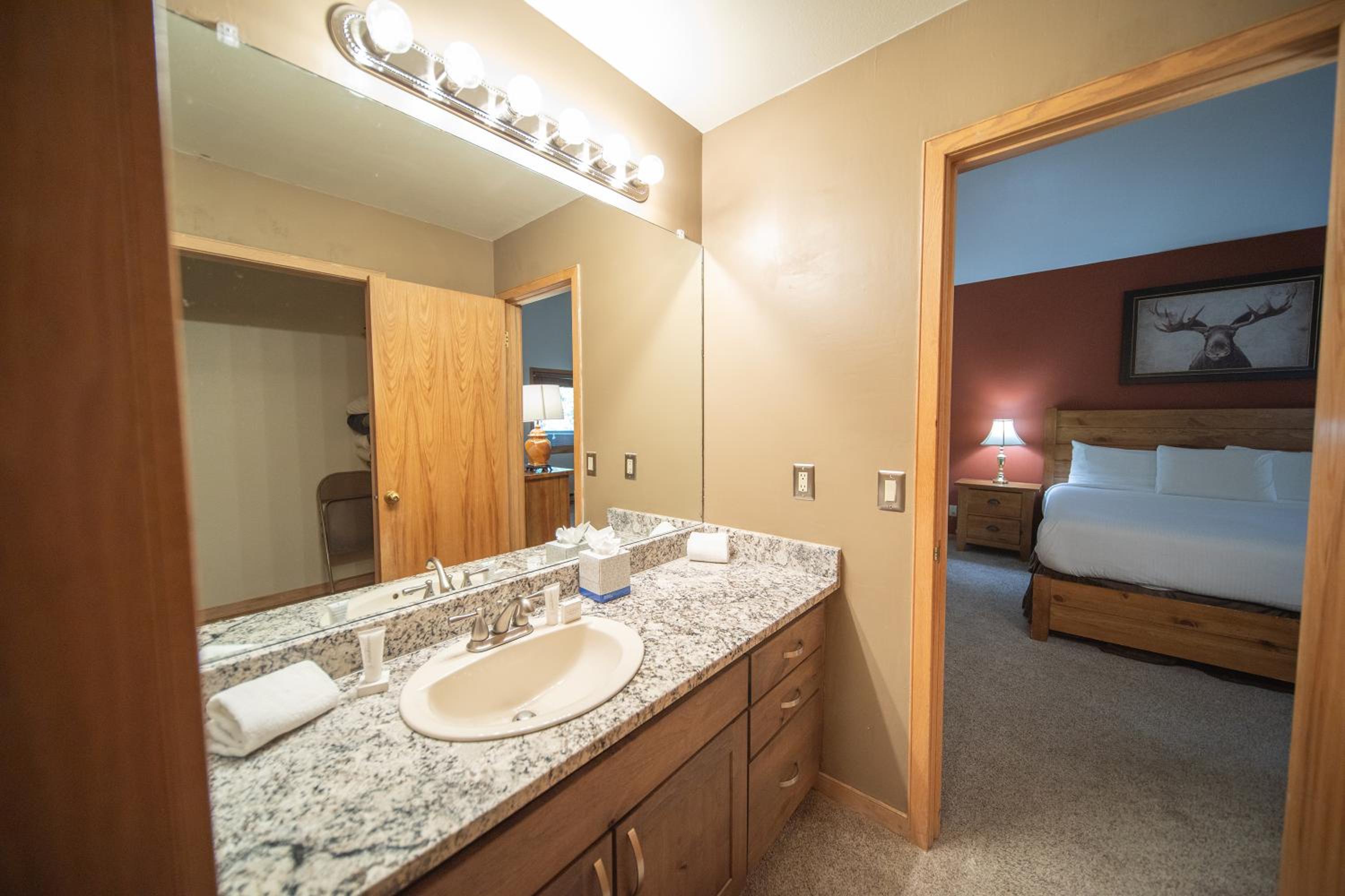 Ski Run 302 by SummitCove Lodging