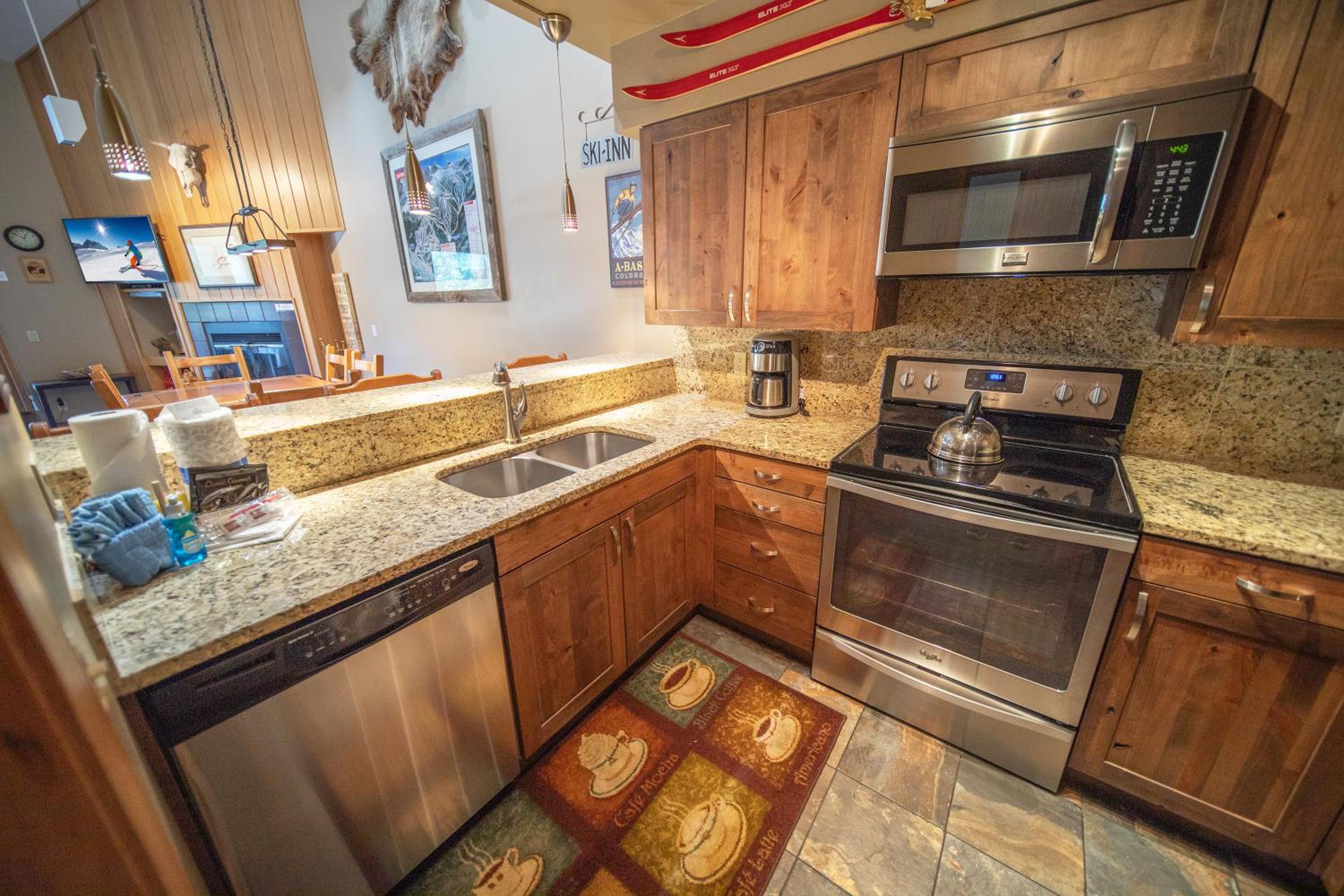 Ski Run 302 by SummitCove Lodging