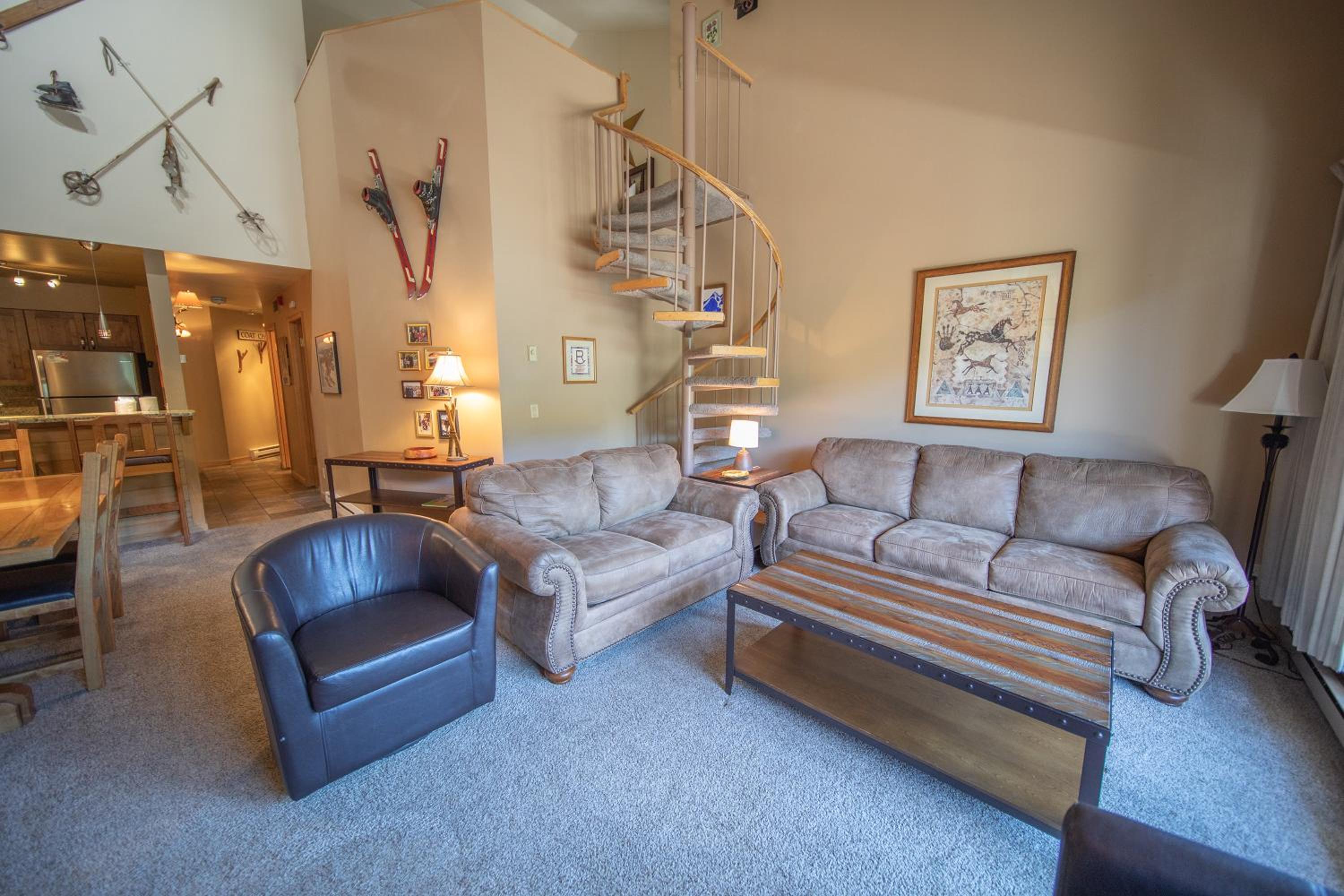 Ski Run 302 by SummitCove Lodging
