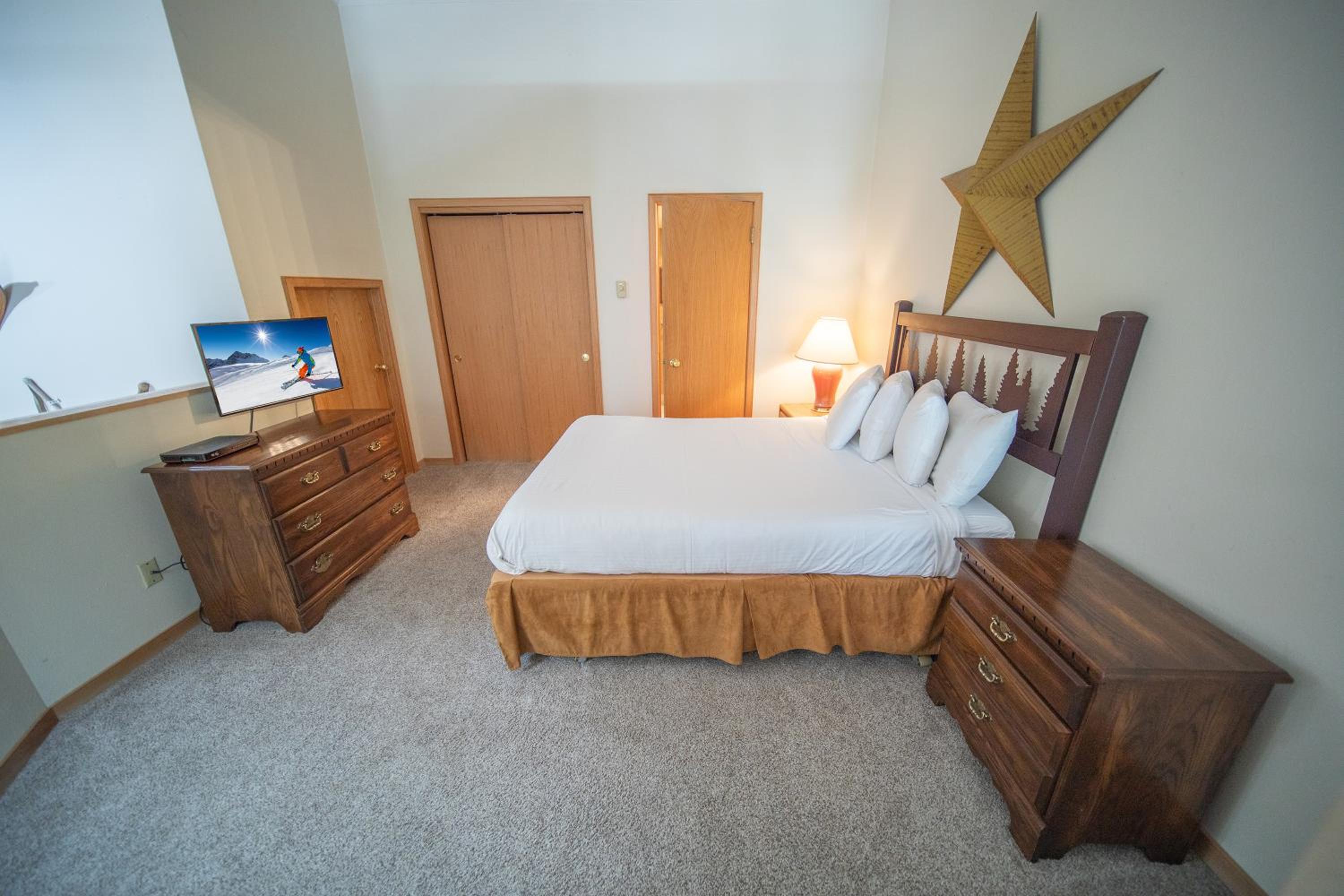 Ski Run 302 by SummitCove Lodging
