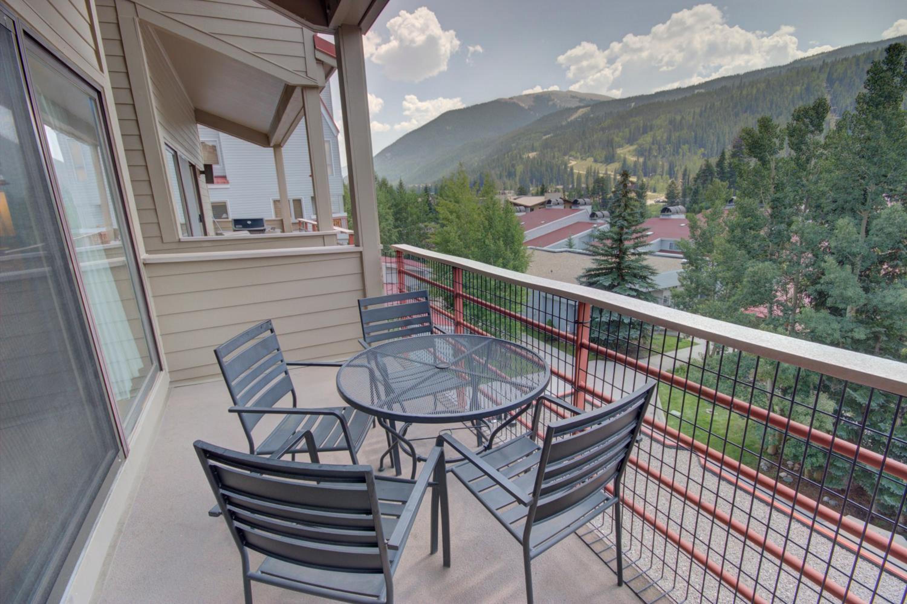 Ski Run 302 by SummitCove Lodging