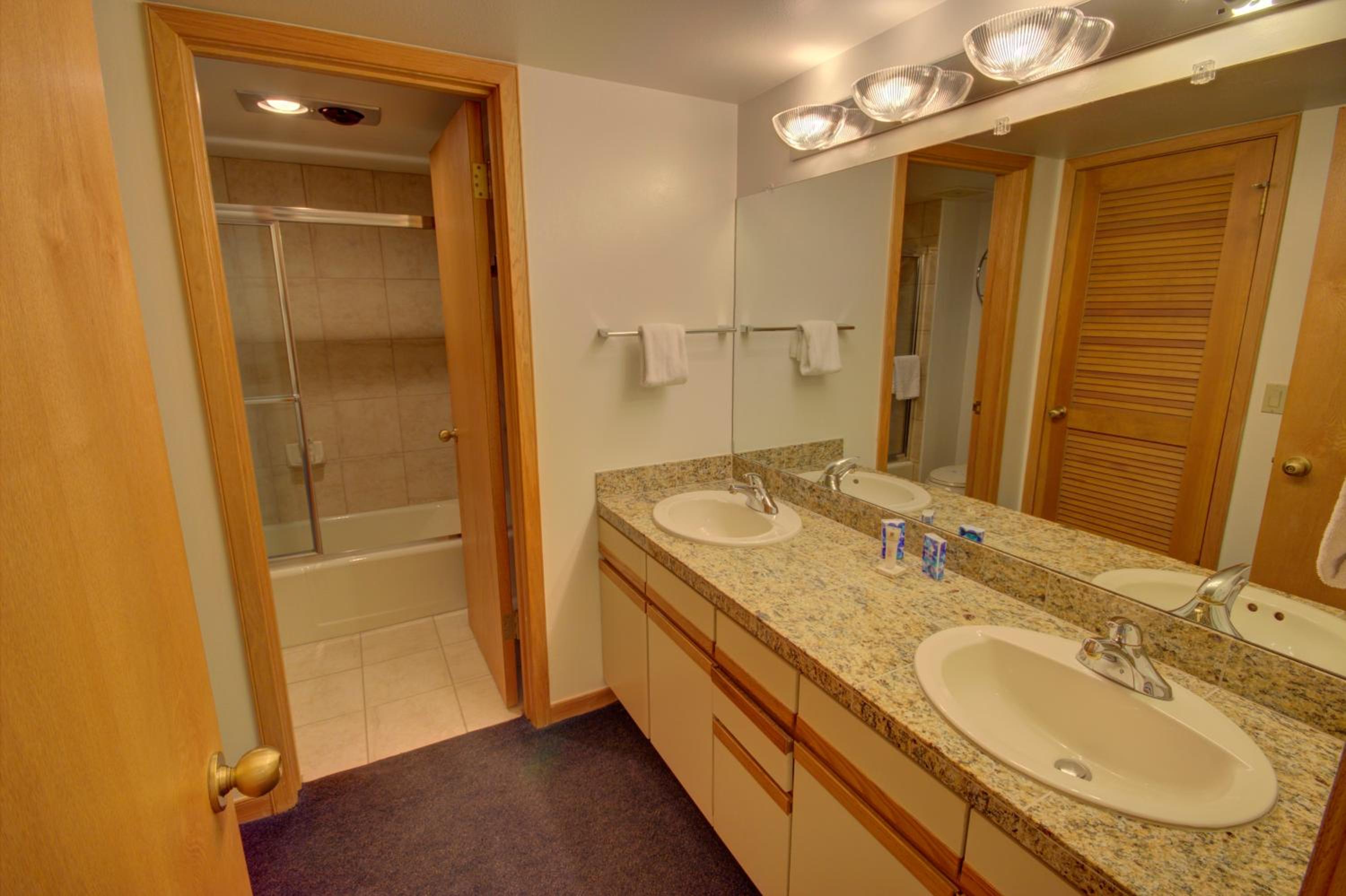 Ski Run 202 by SummitCove Lodging
