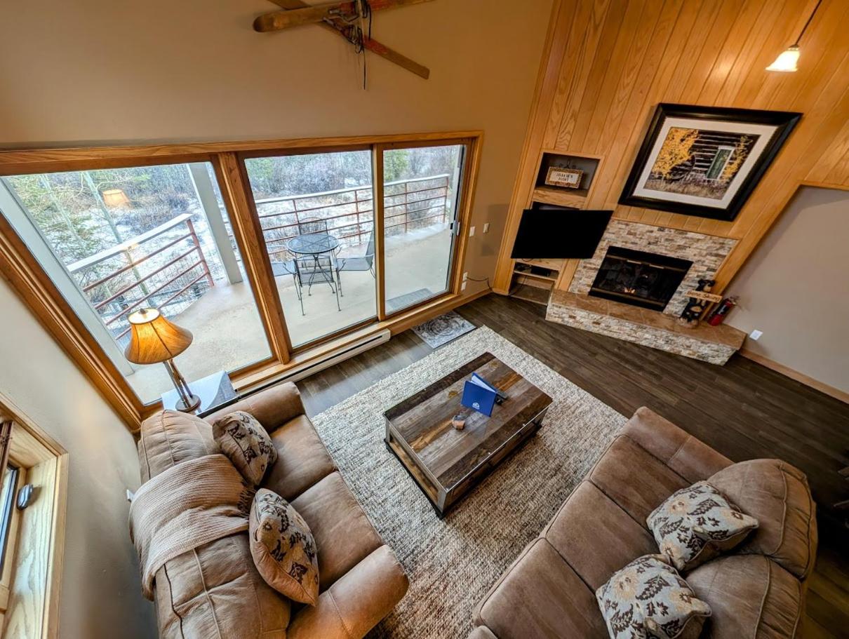 Ski Run 411 by SummitCove Lodging