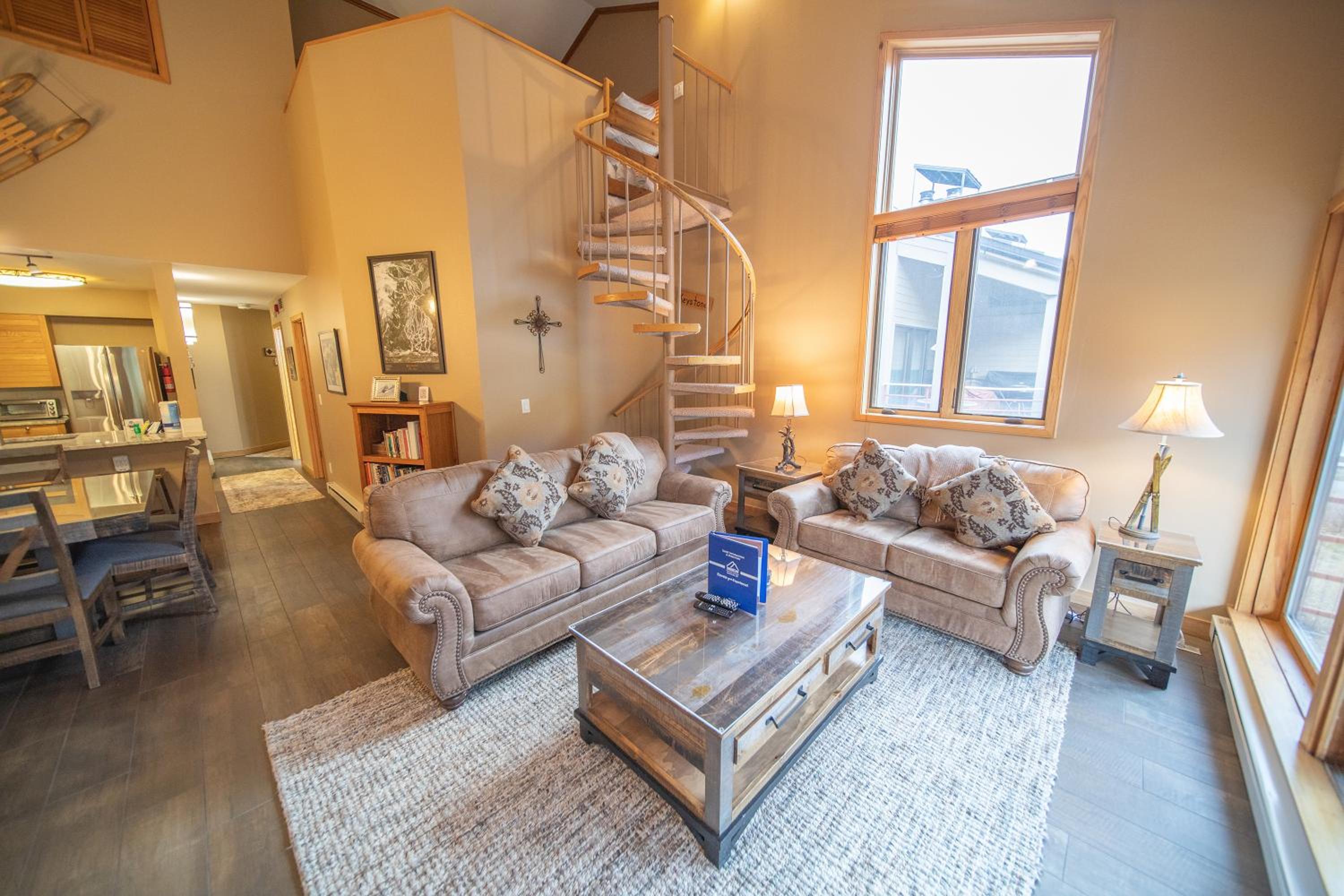 Ski Run 411 by SummitCove Lodging
