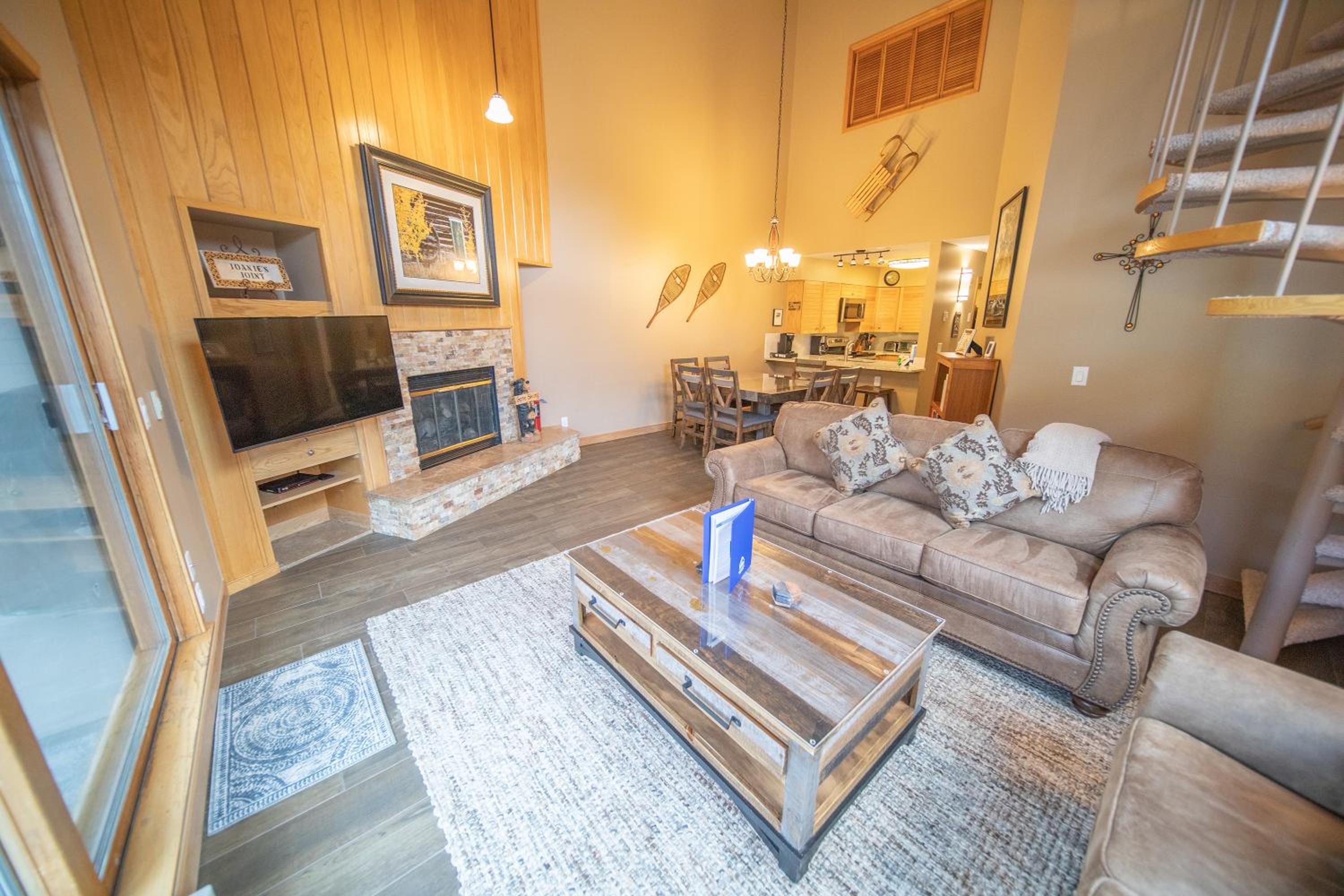 Ski Run 411 by SummitCove Lodging