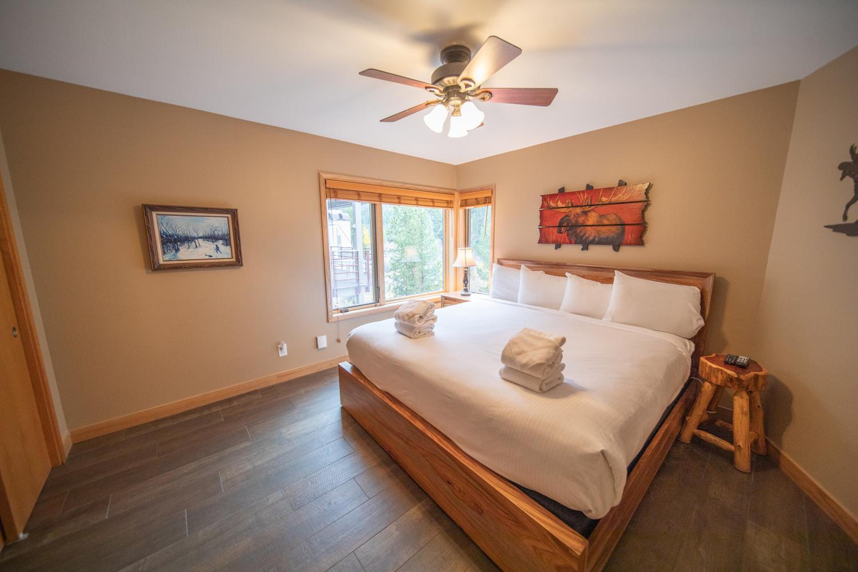 Ski Run 411 by SummitCove Lodging