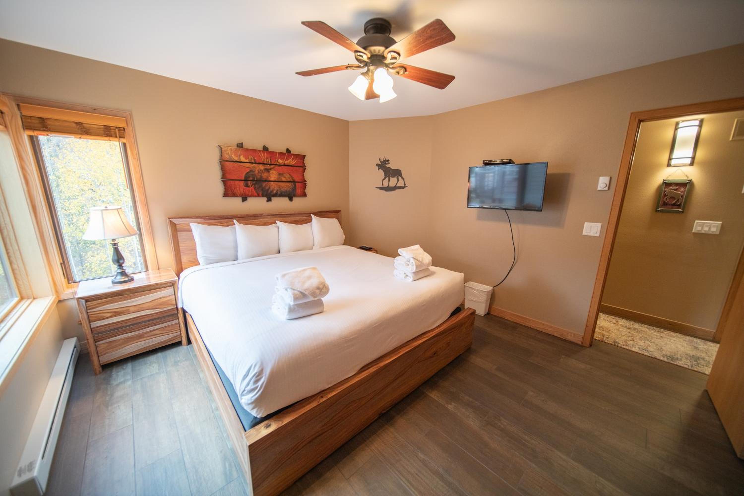 Ski Run 411 by SummitCove Lodging