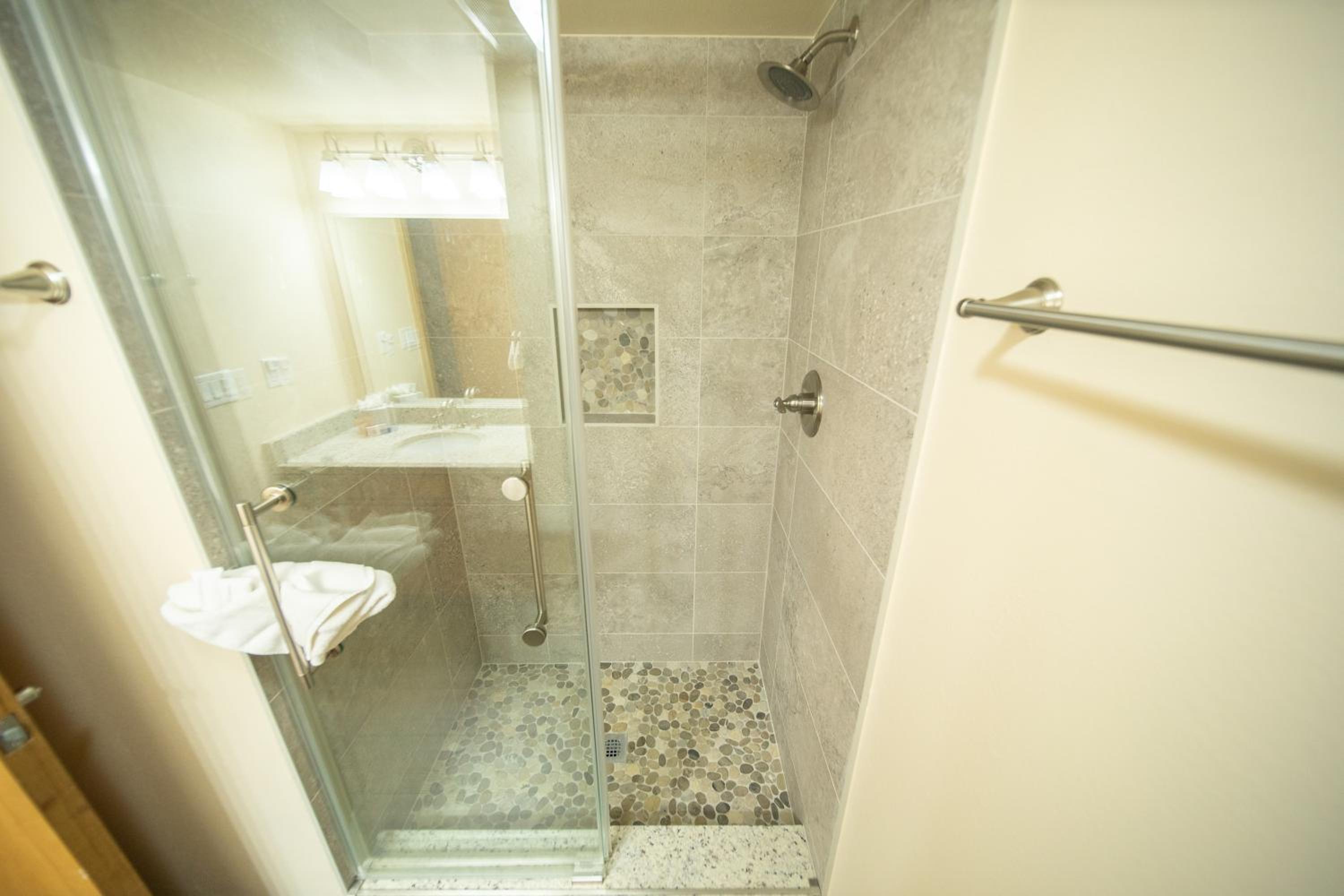 Ski Run 411 by SummitCove Lodging